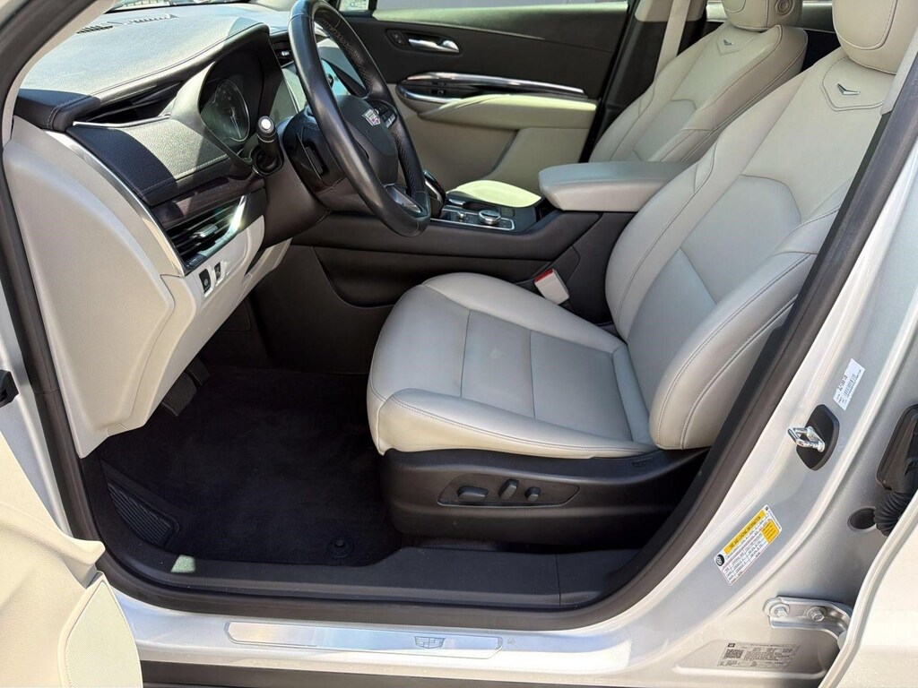 Used 2020 CADILLAC XT4 FWD Luxury SUV
