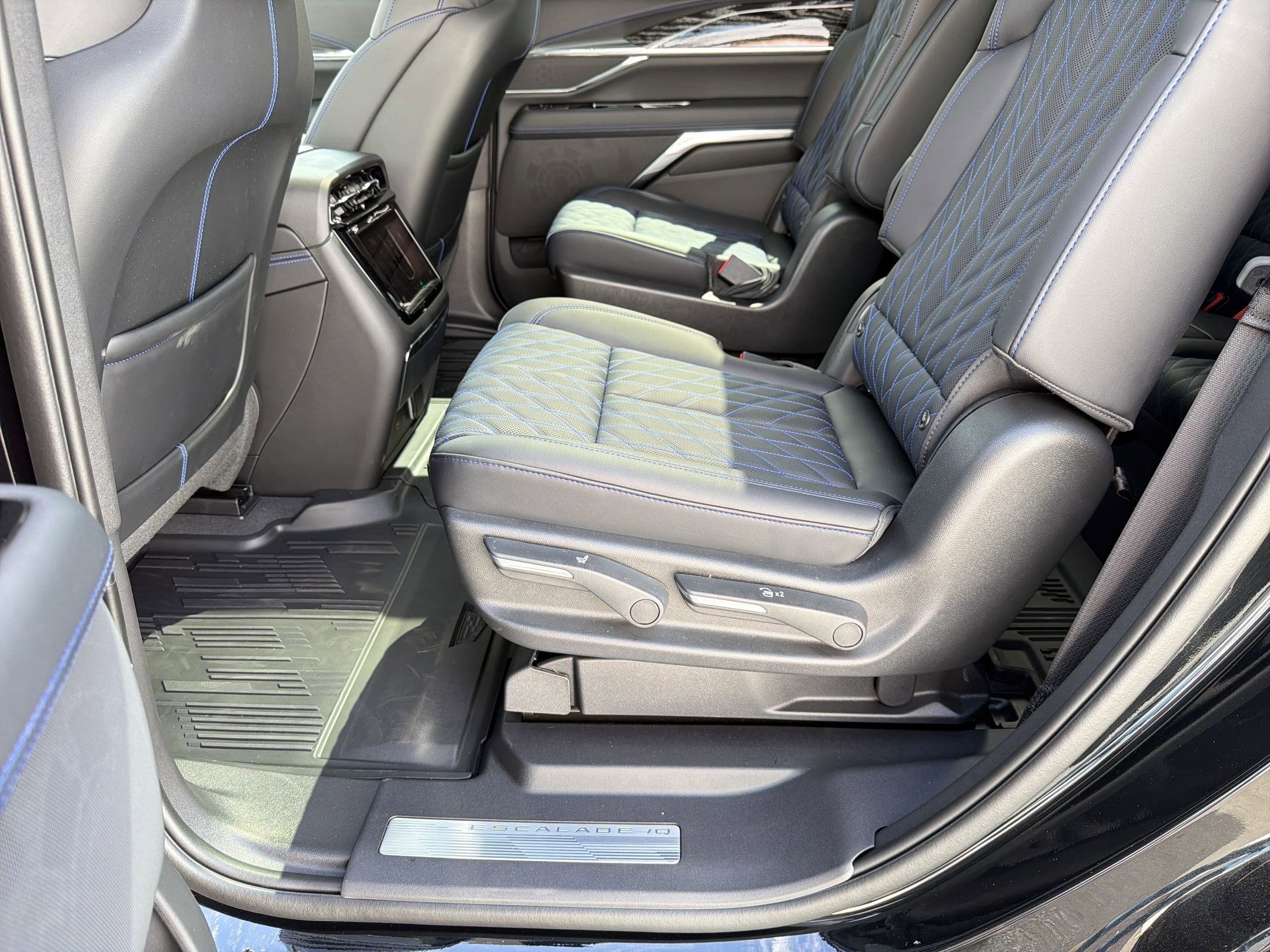 2026 Cadillac Escalade IQ Sport - Photo 13