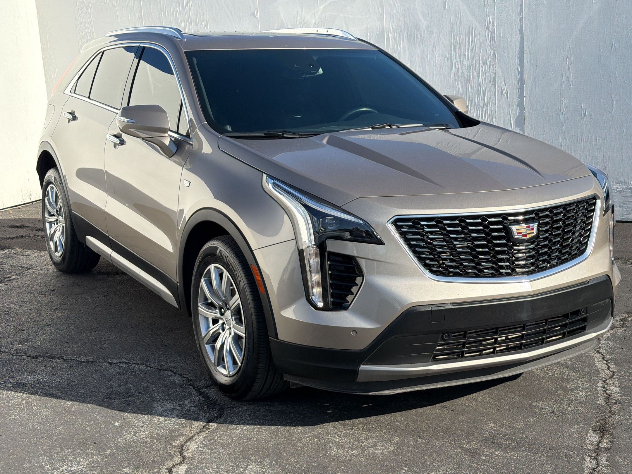 XT4 FWD Premium Luxury SUV