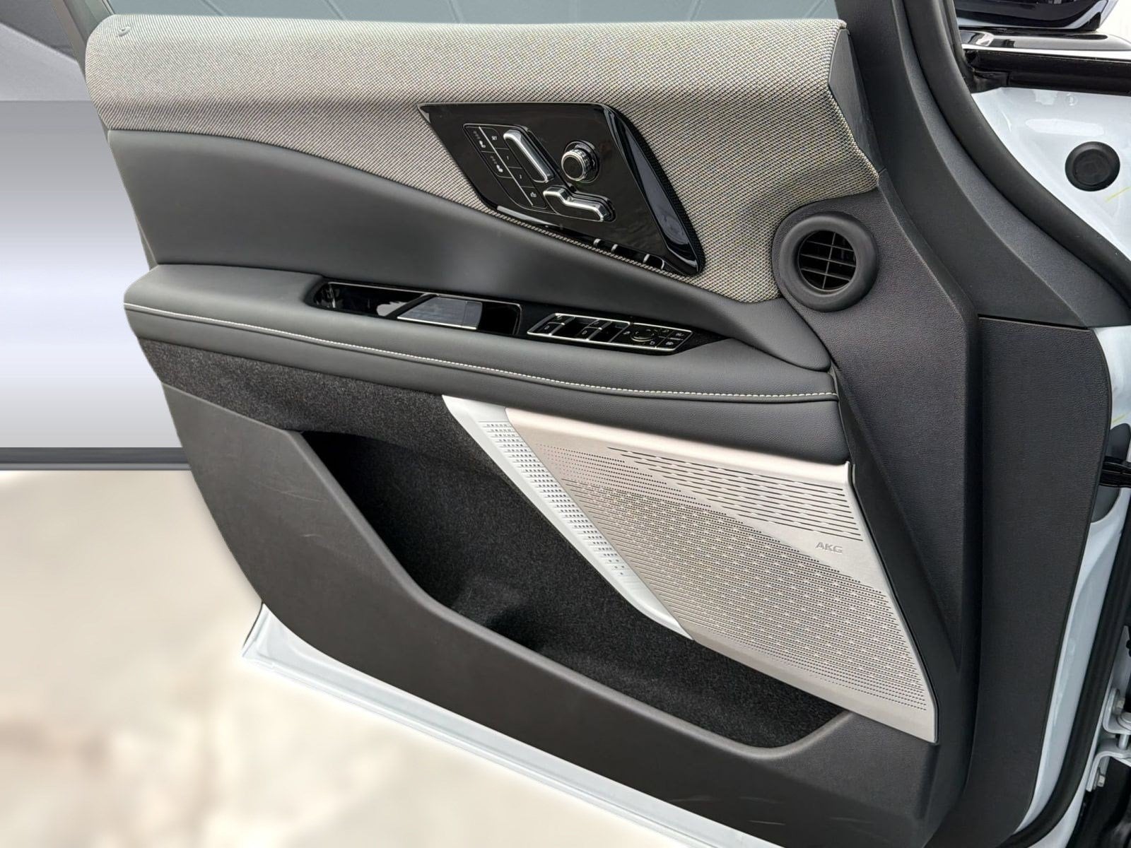 2026 Cadillac OPTIQ Sport - Photo 12