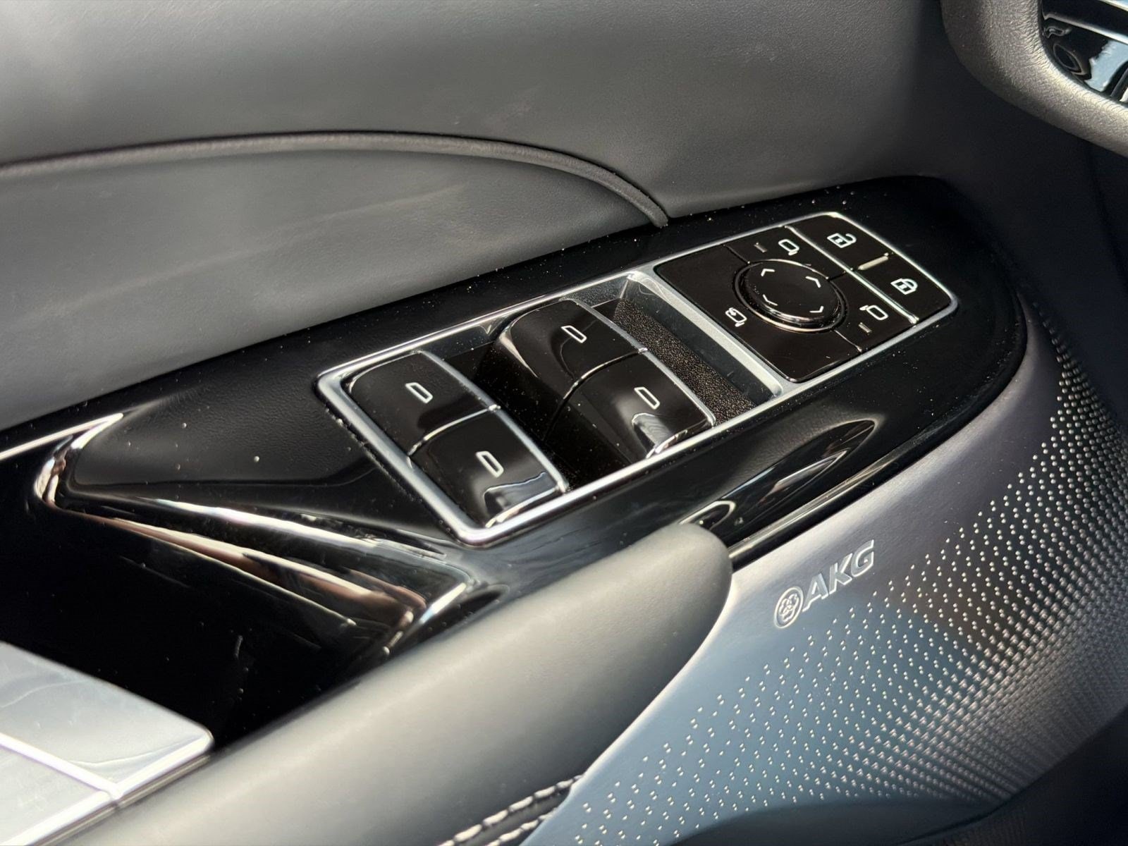 2027 Cadillac LYRIQ Signature Sport - Photo 13