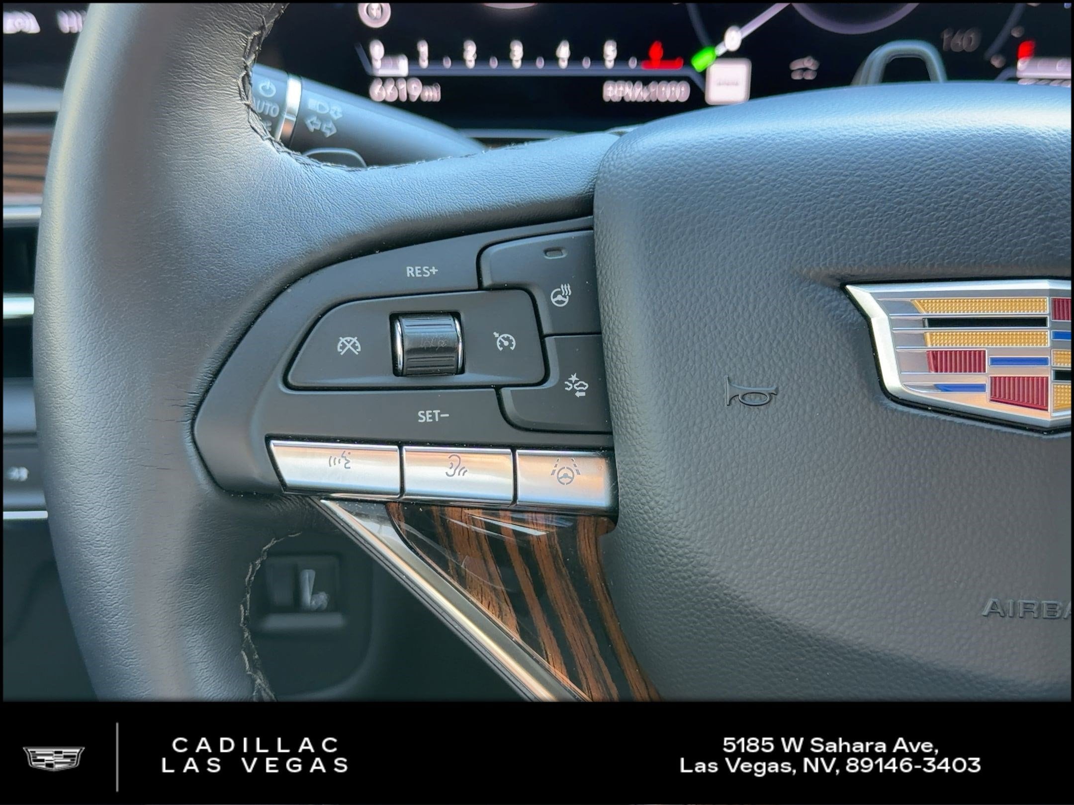 2024 Cadillac Escalade ESV Premium Luxury's photo