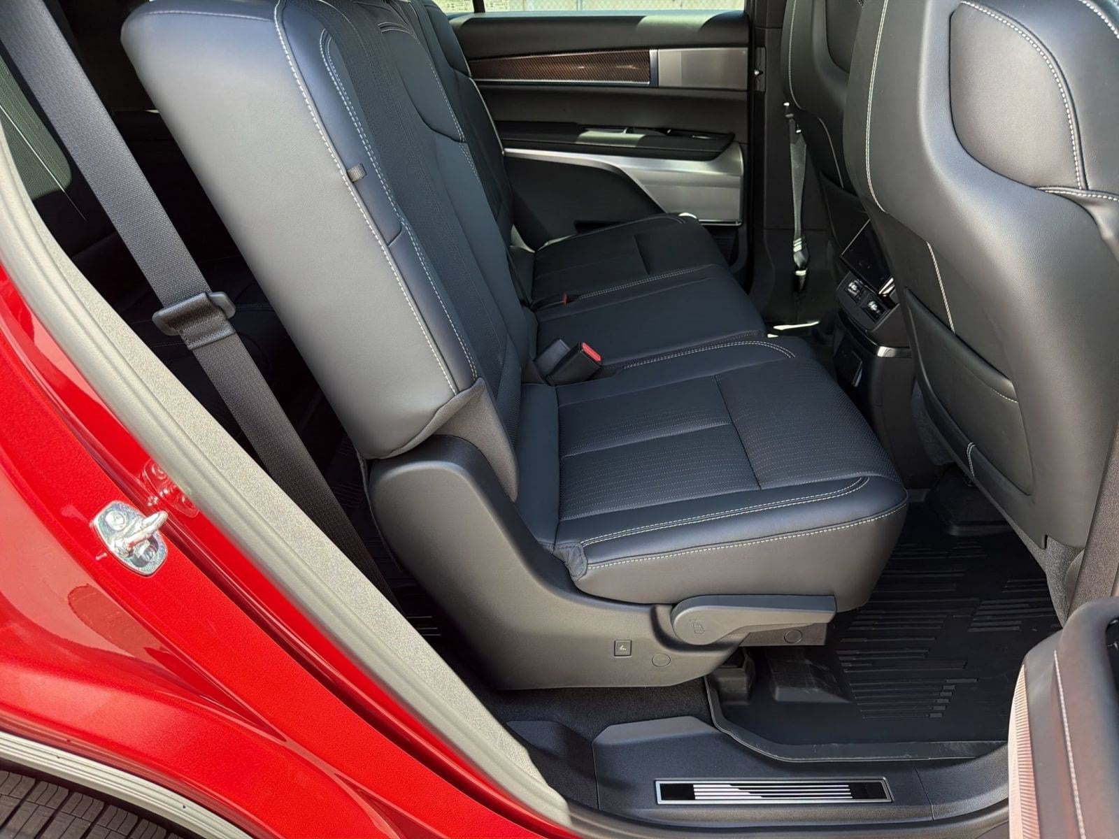 2027 Cadillac VISTIQ Sport - Photo 28