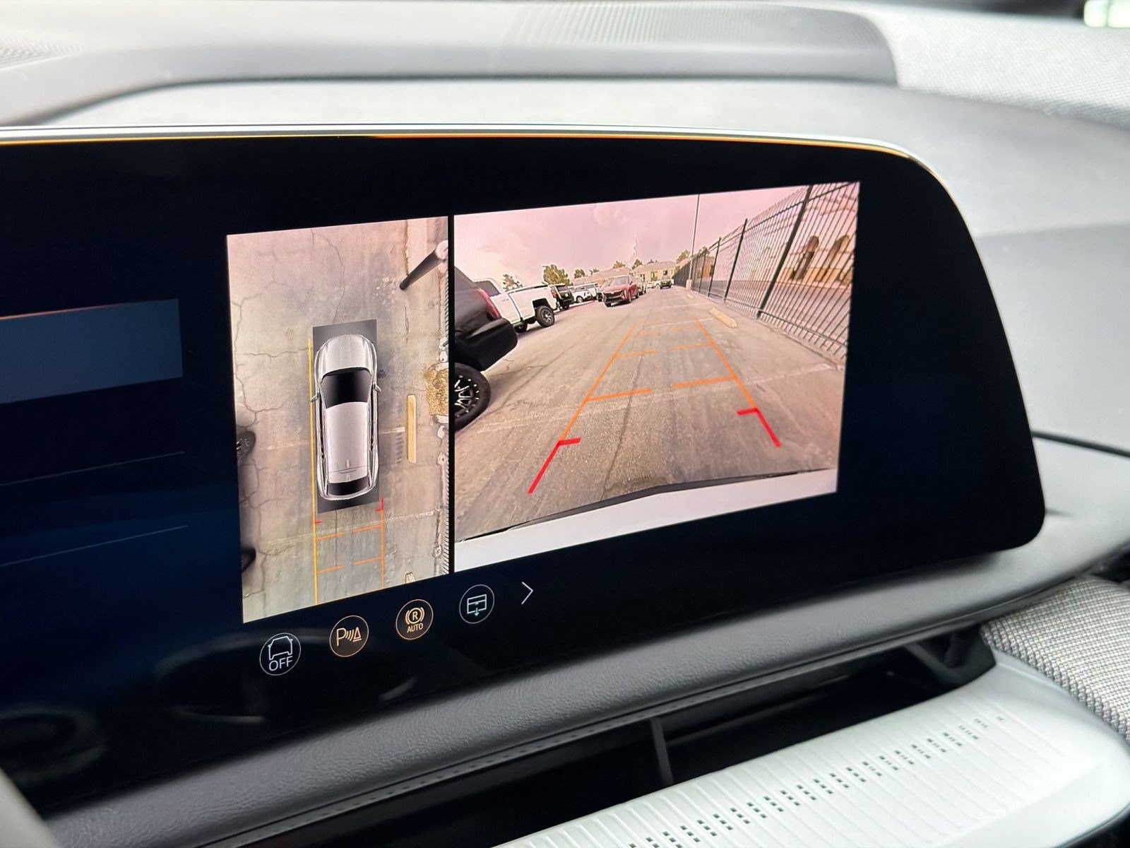 2026 Cadillac OPTIQ Sport - Photo 17