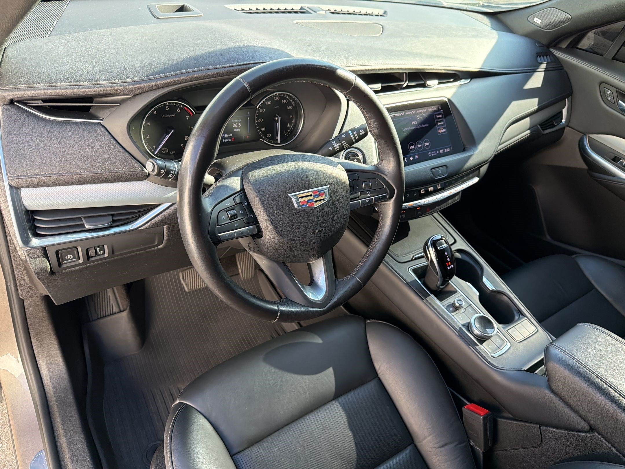 XT4 FWD Premium Luxury SUV