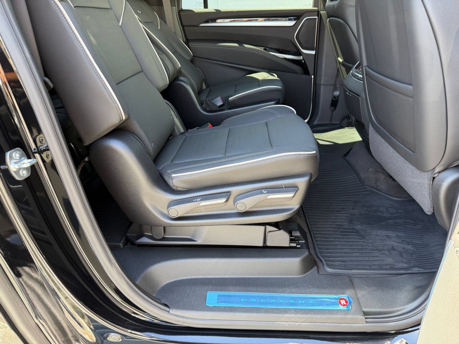 2026 Cadillac Escalade ESV Sport - Photo 28