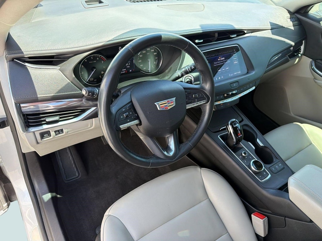 Used 2020 CADILLAC XT4 FWD Luxury SUV