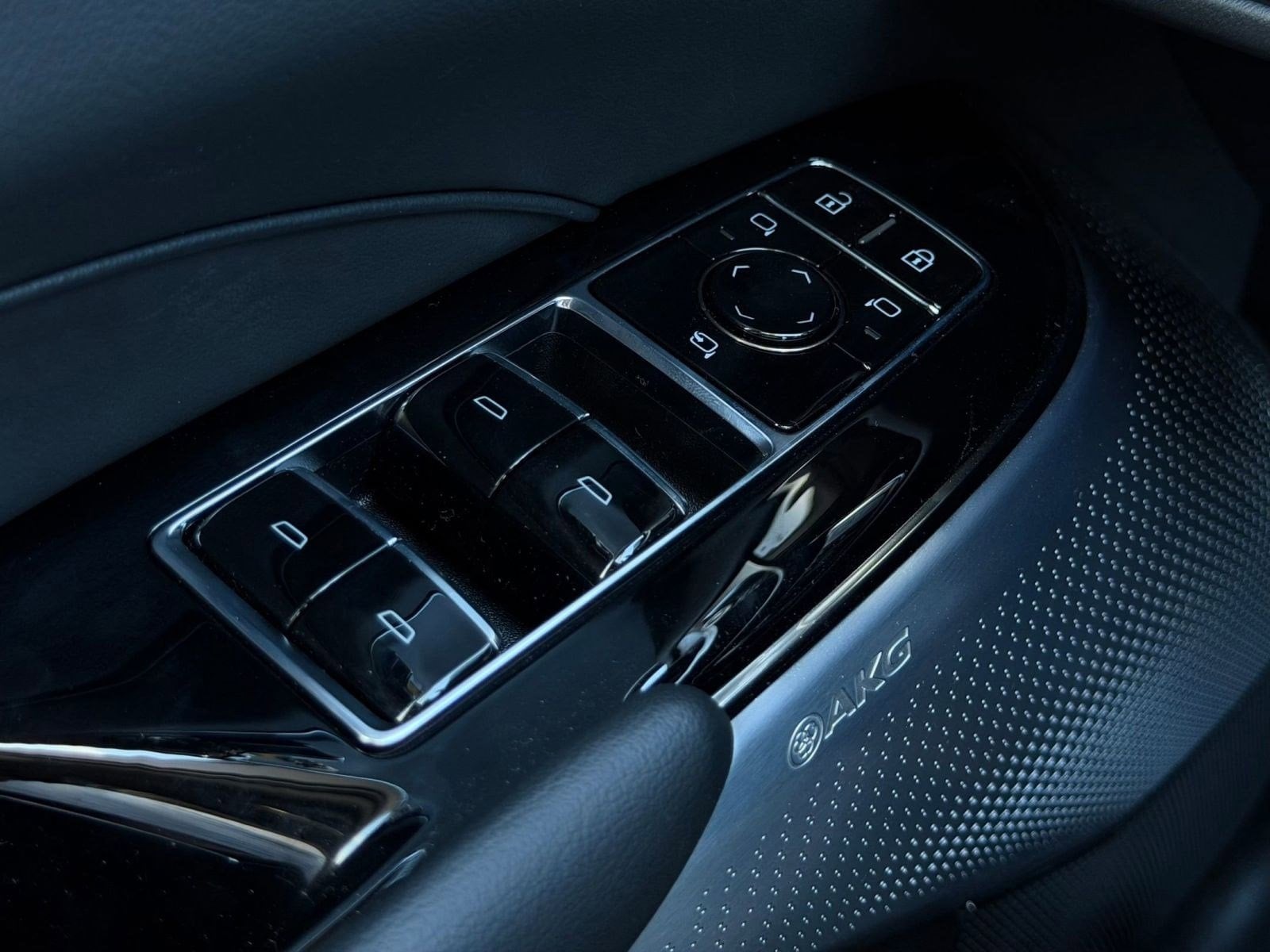 2026 Cadillac LYRIQ V - Photo 11