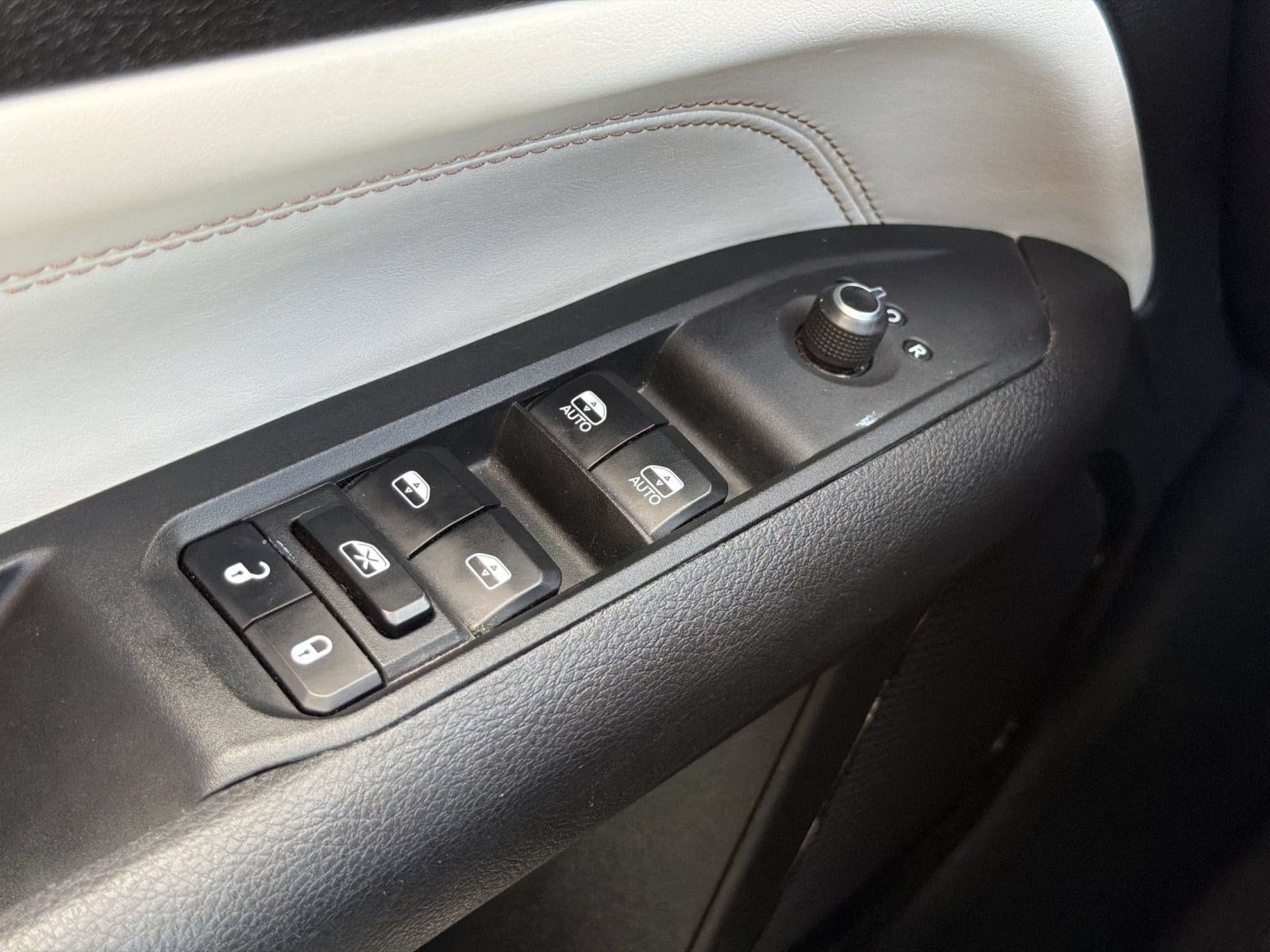 2025 Jeep Compass Limited - Photo 13