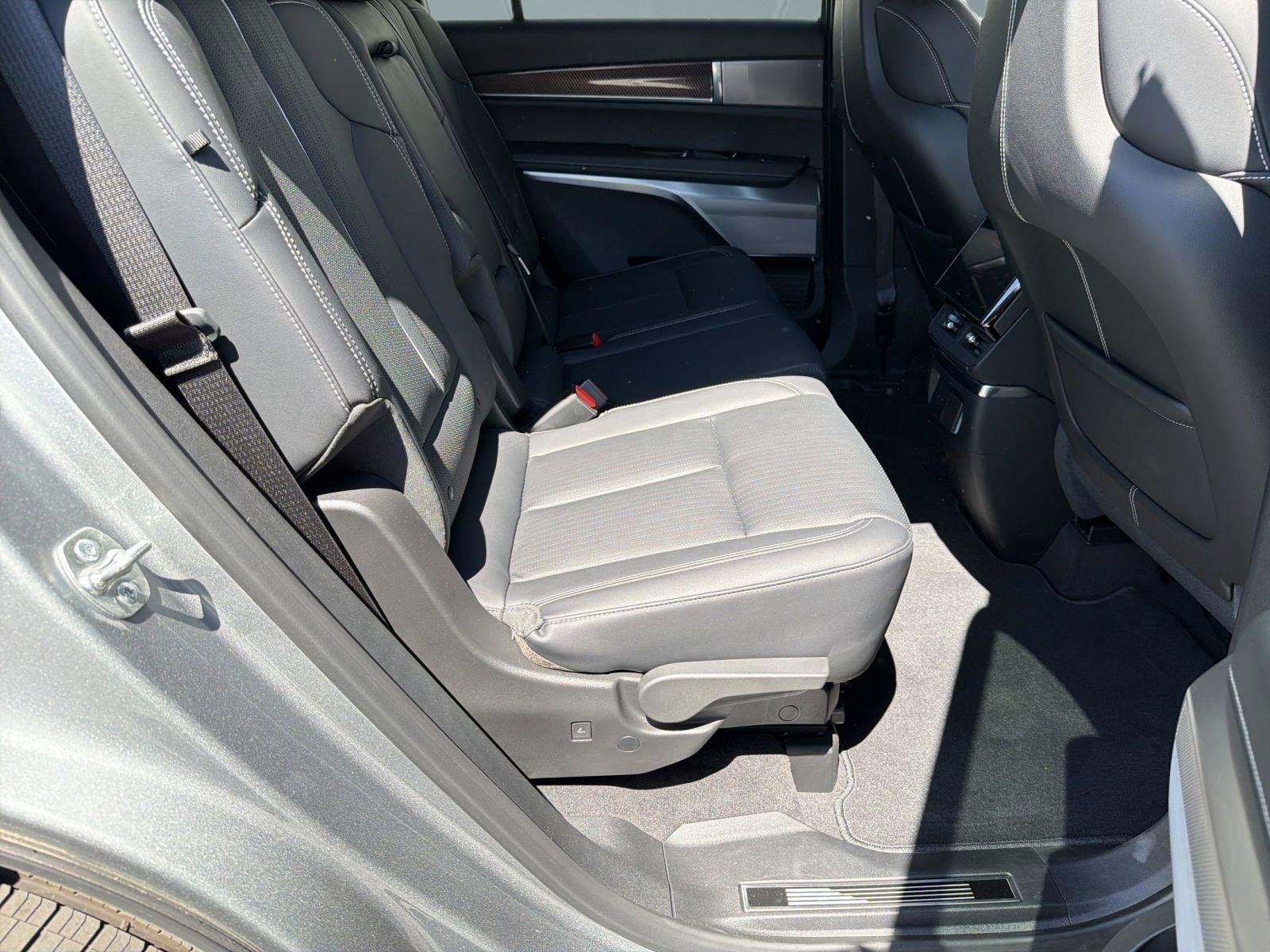2026 Cadillac VISTIQ Sport - Photo 28