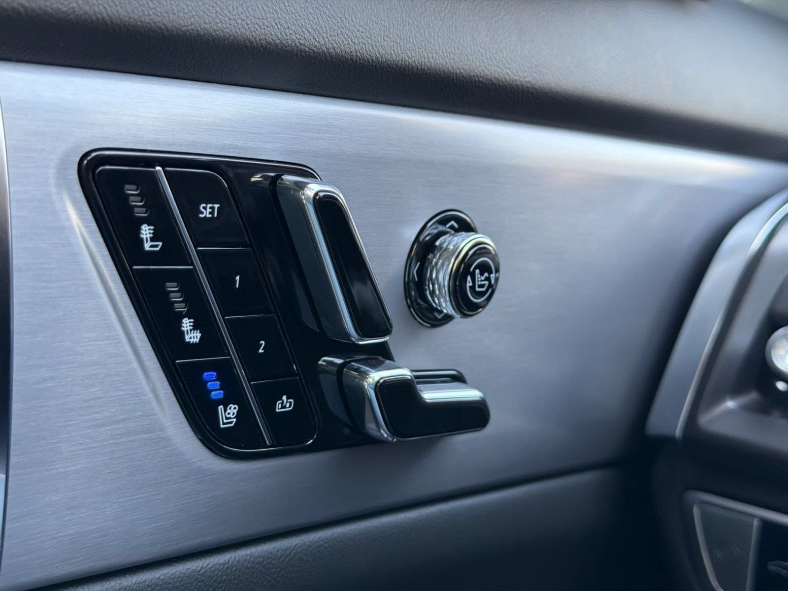 2027 Cadillac VISTIQ Sport - Photo 15