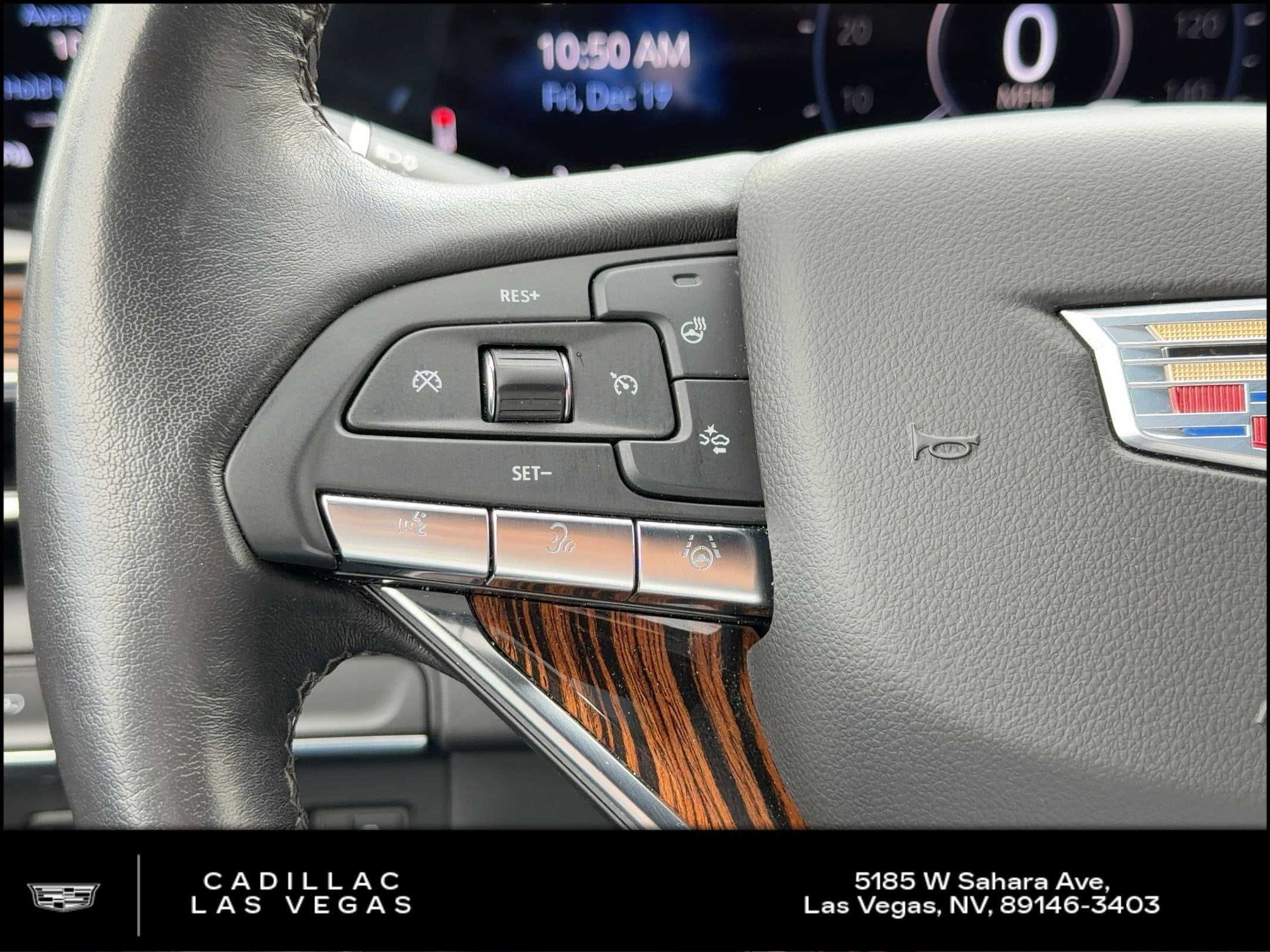 2022 Cadillac Escalade Premium Luxury's photo