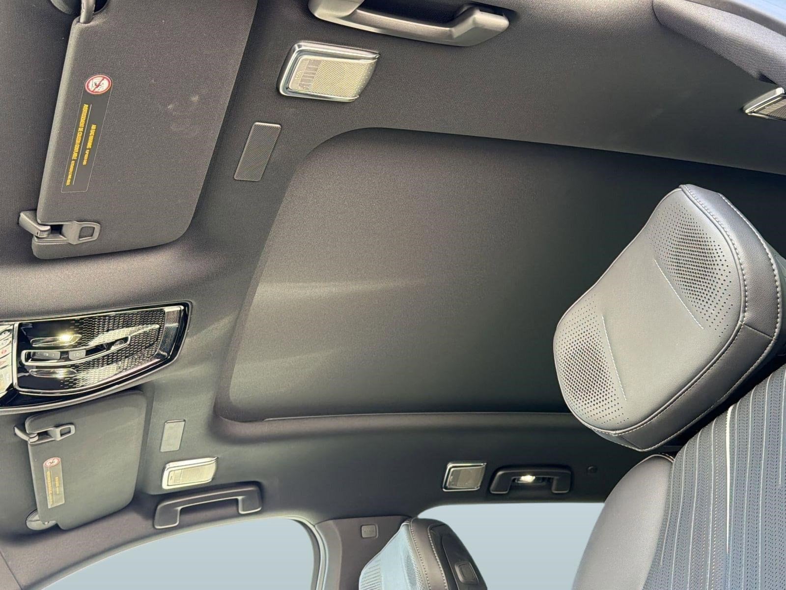 2026 Cadillac VISTIQ Sport - Photo 14