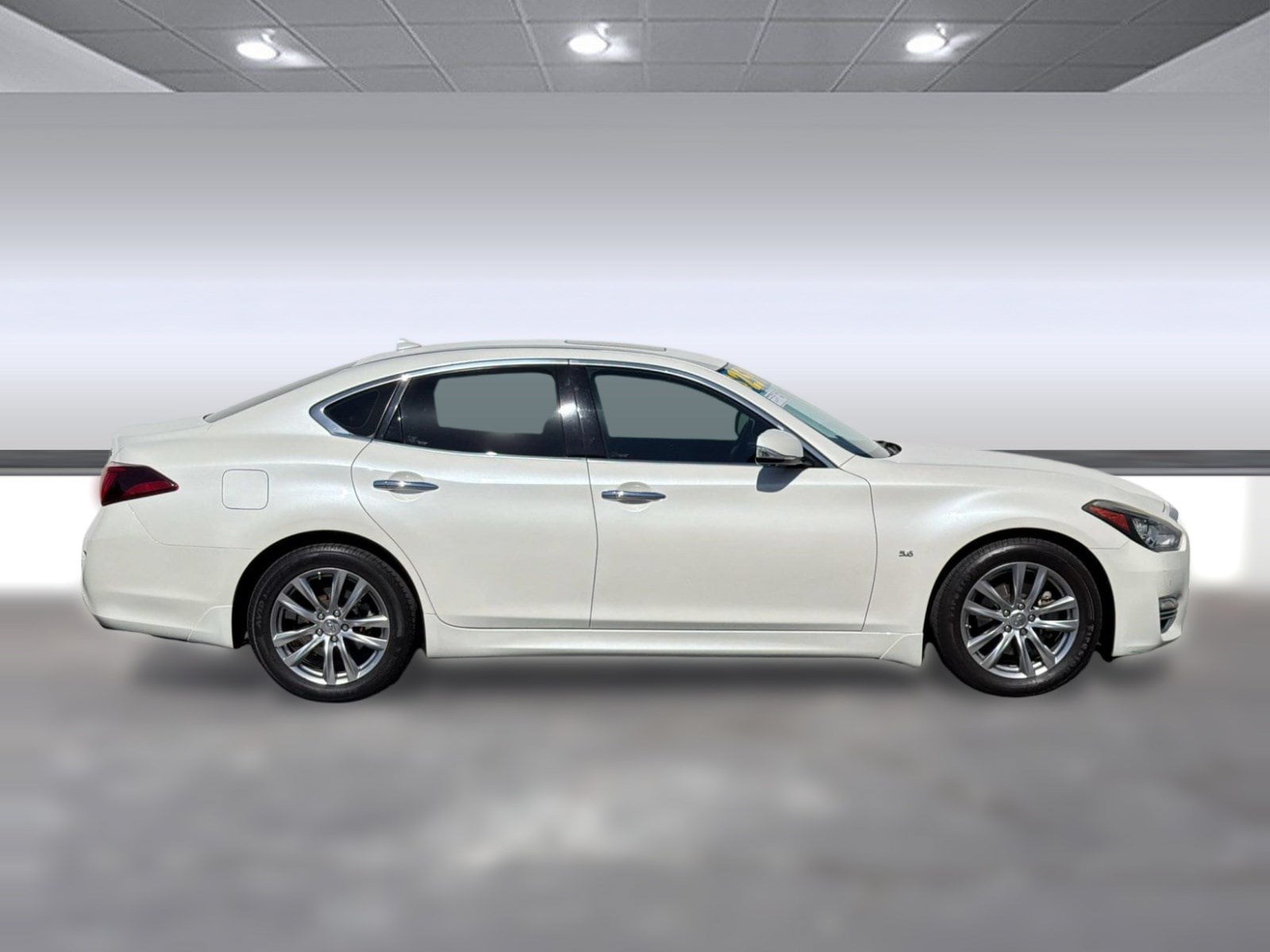 Q70 5.6 Luxe