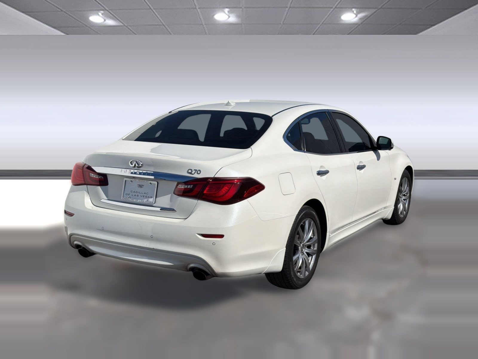 Q70 5.6 Luxe