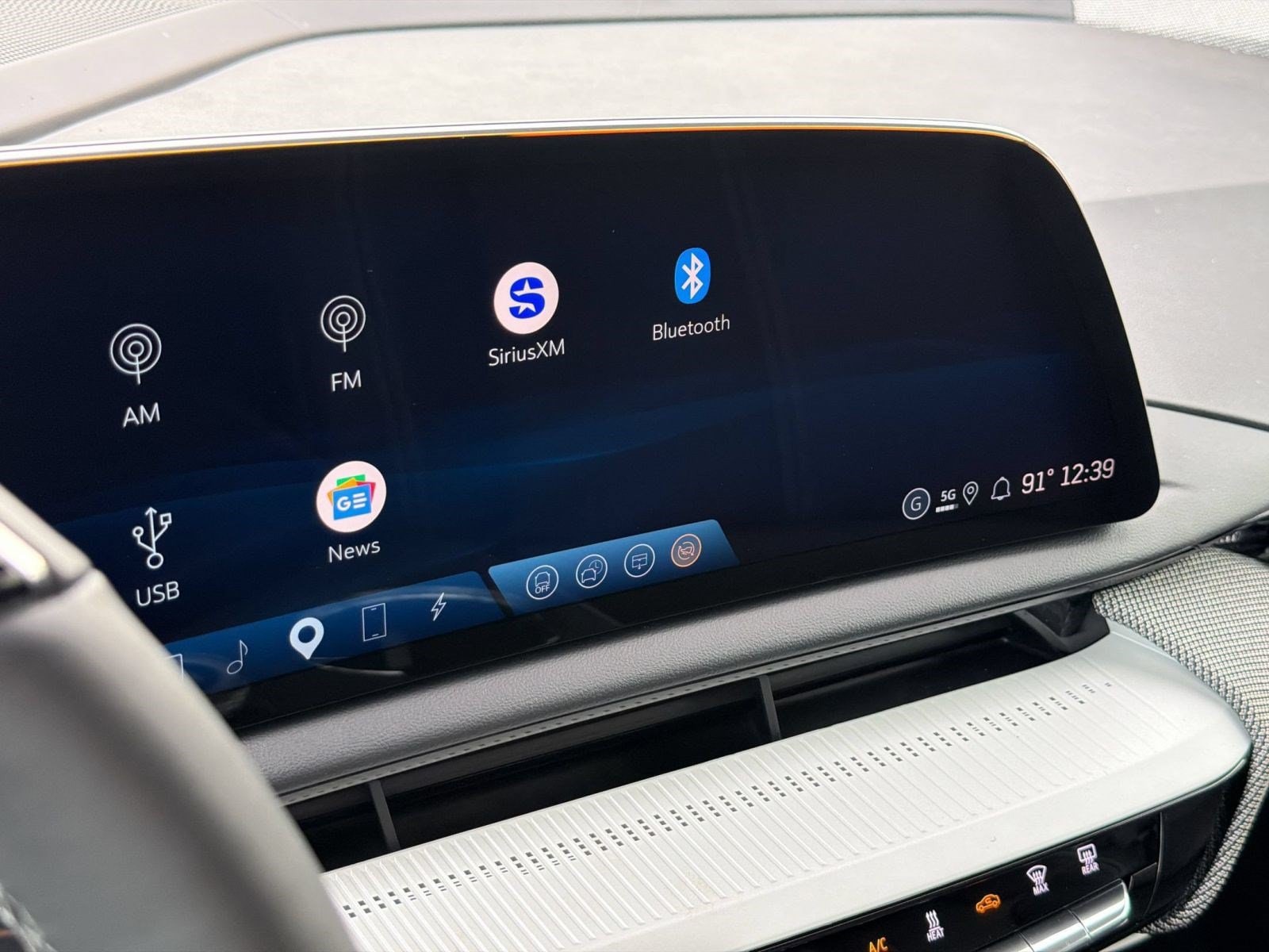 2026 Cadillac OPTIQ Sport - Photo 18