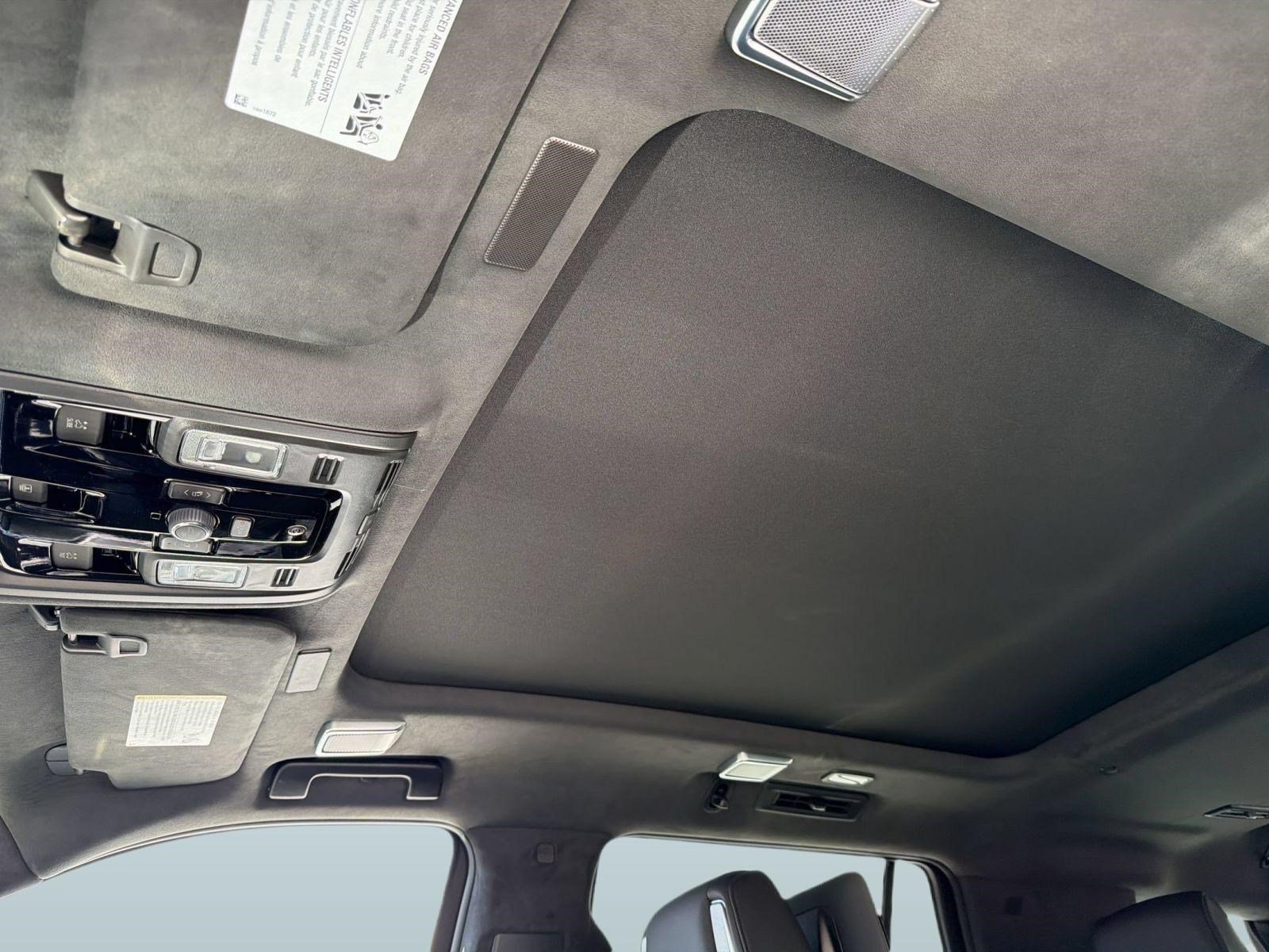 2026 Cadillac Escalade V-Series - Photo 21