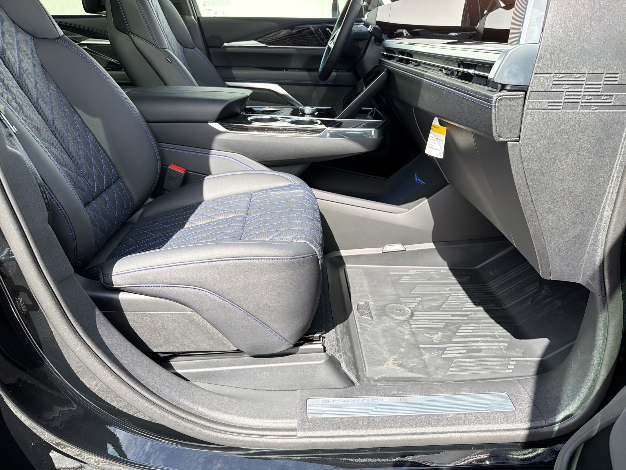 2026 Cadillac Escalade IQ Sport - Photo 30