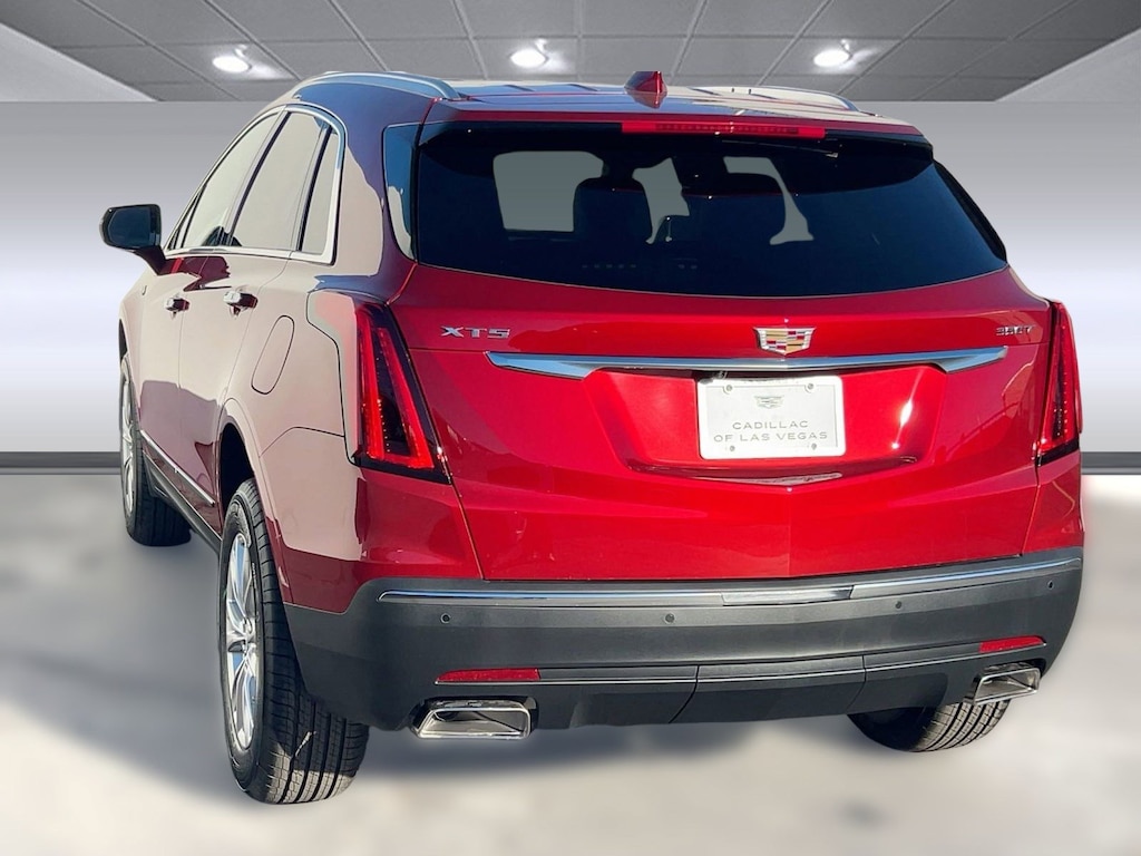 New 2025 CADILLAC XT5 Luxury SUV