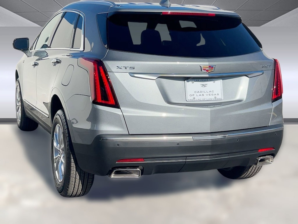 New 2025 CADILLAC XT5 Luxury SUV