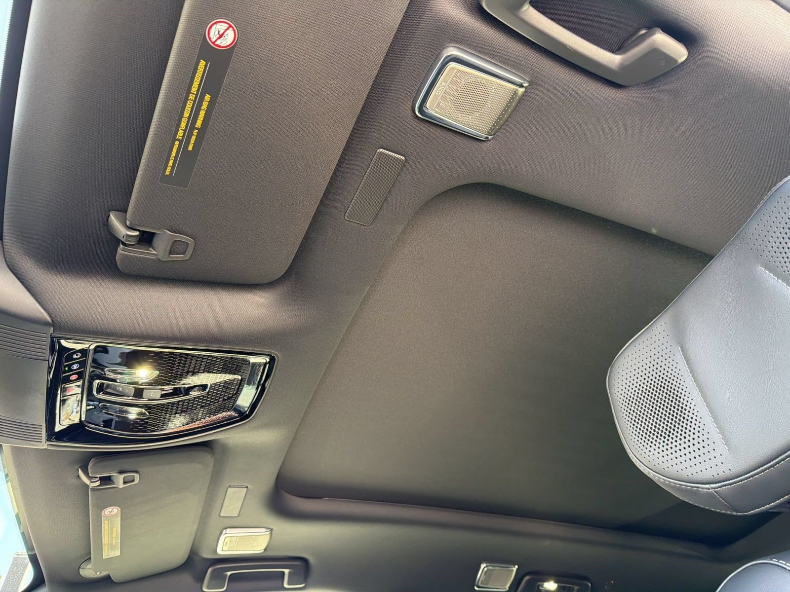 2027 Cadillac VISTIQ Sport - Photo 22
