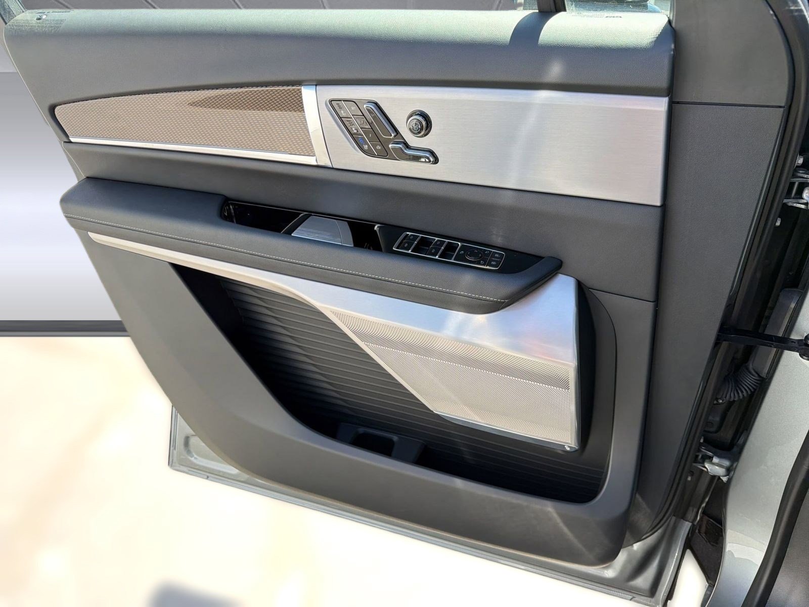 2026 Cadillac VISTIQ Sport - Photo 19