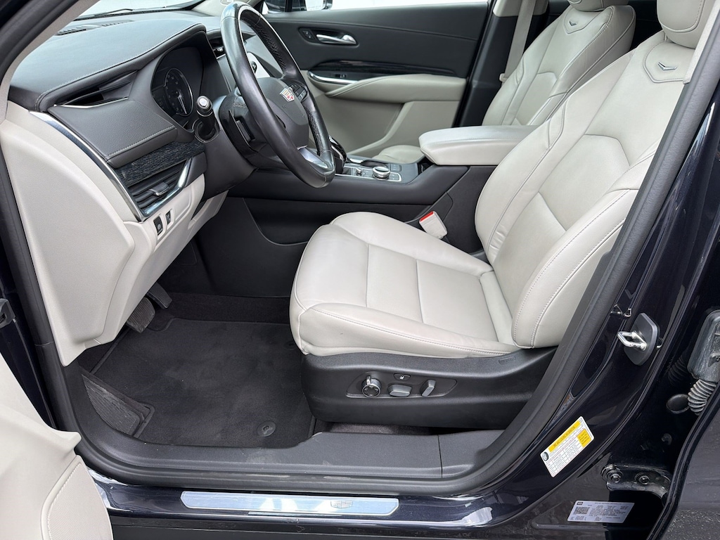 Certified 2023 CADILLAC XT4 FWD Premium Luxury SUV