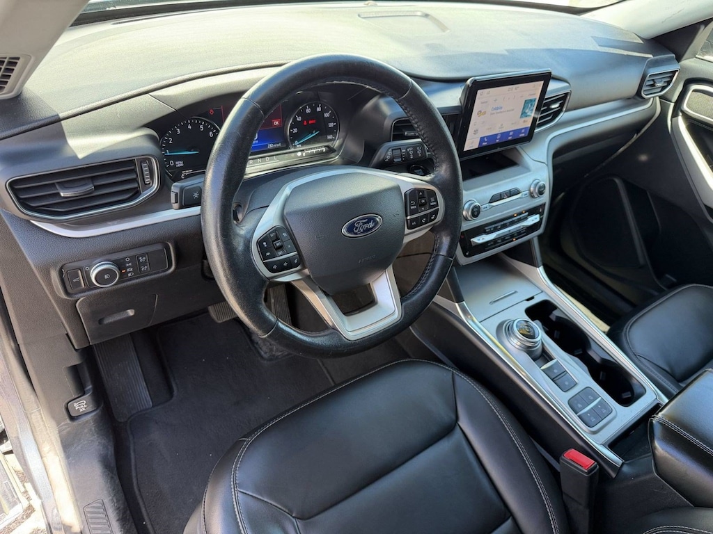 Used 2022 Ford Explorer XLT