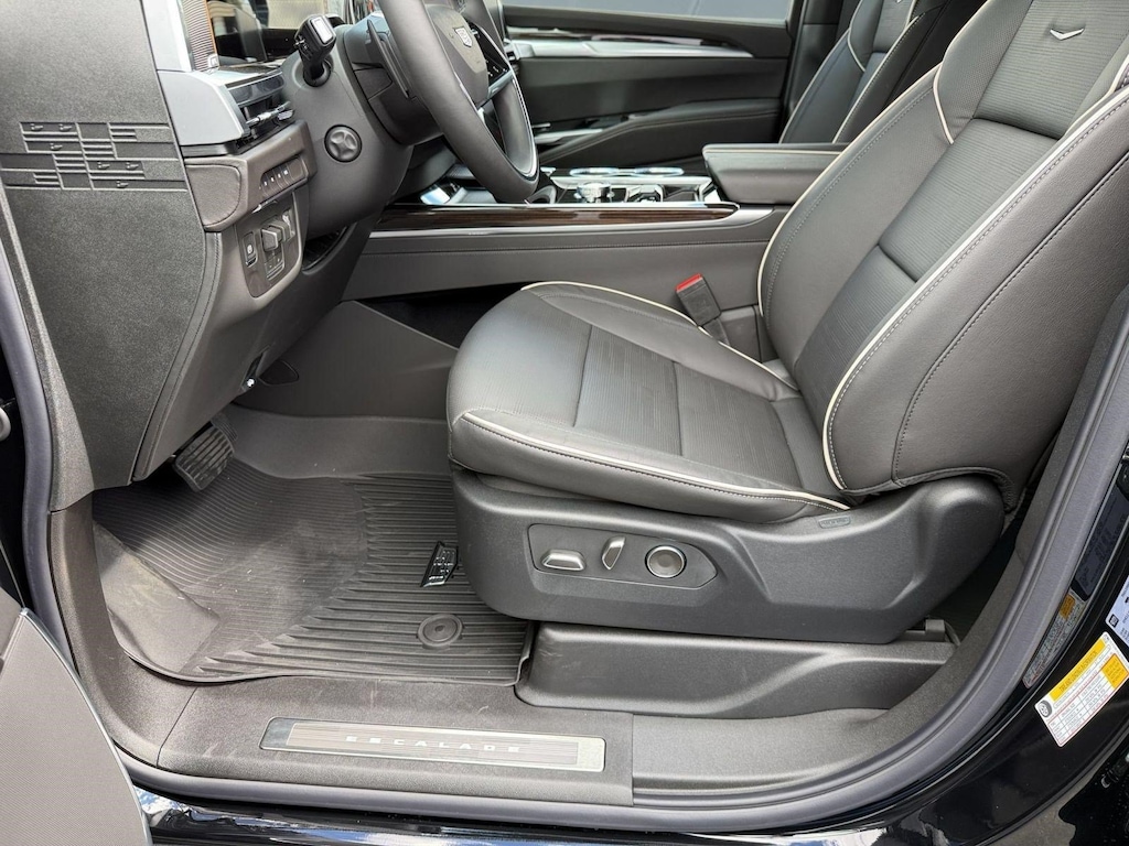 New 2026 CADILLAC Escalade ESV Luxury SUV