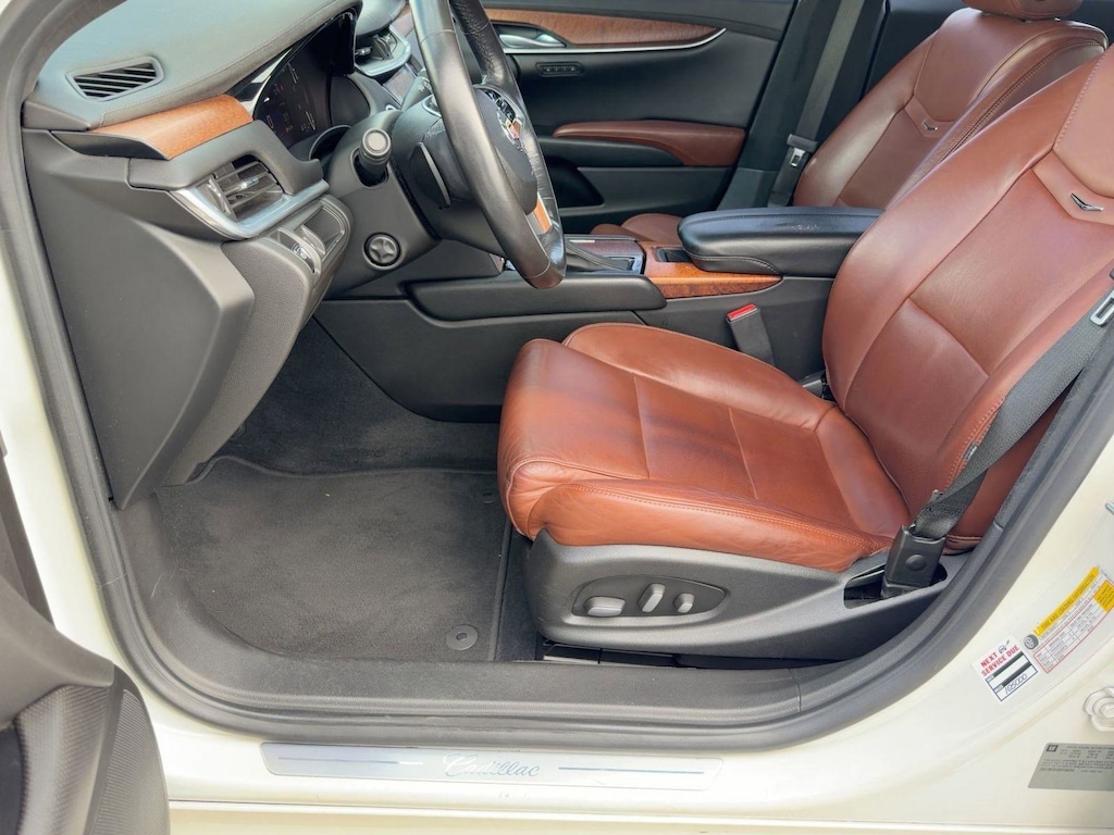 Used 2015 CADILLAC XTS Luxury Car