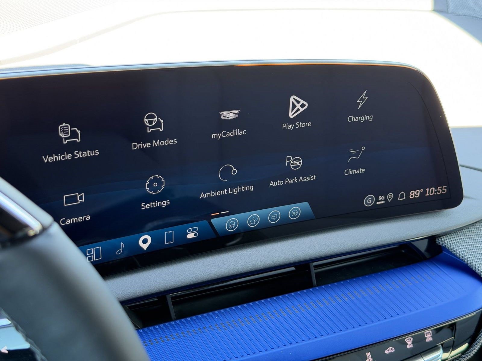 2027 Cadillac OPTIQ Luxury - Photo 19