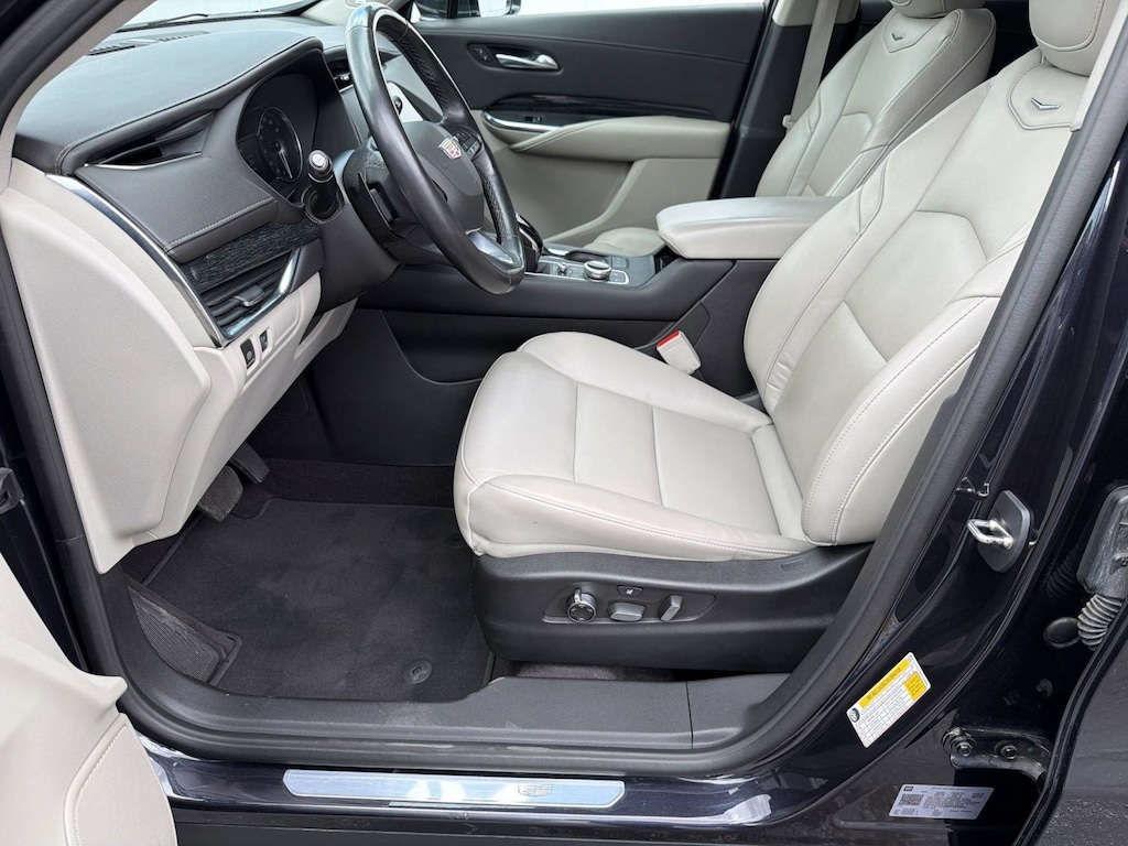 Certified 2023 CADILLAC XT4 FWD Premium Luxury SUV