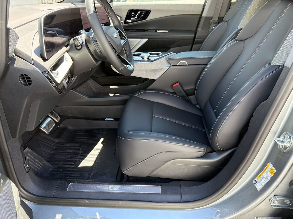 New 2026 CADILLAC OPTIQ Luxury SUV