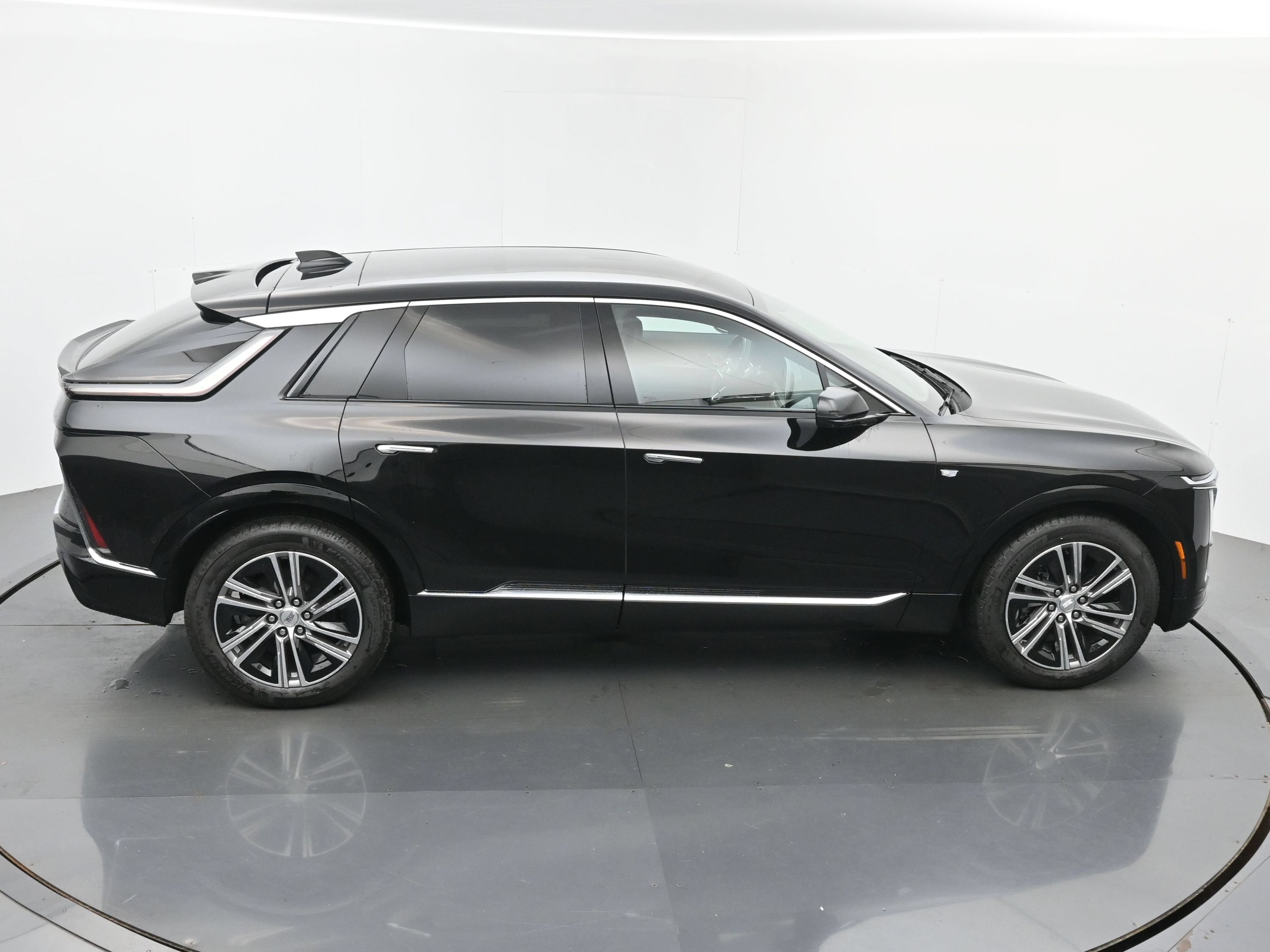 2027 Cadillac LYRIQ Luxury - Photo 28