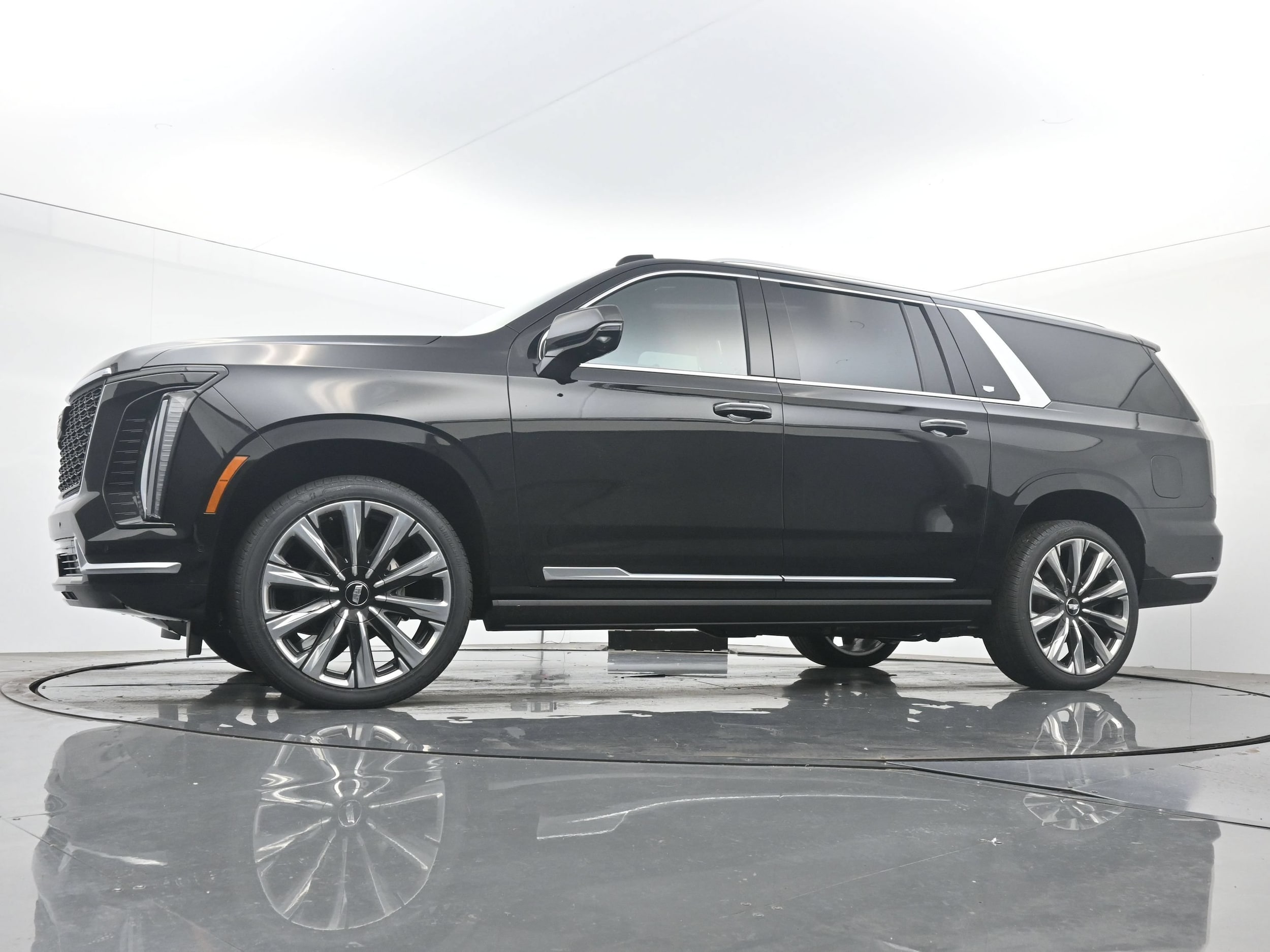2027 Cadillac Escalade ESV Luxury - Photo 16