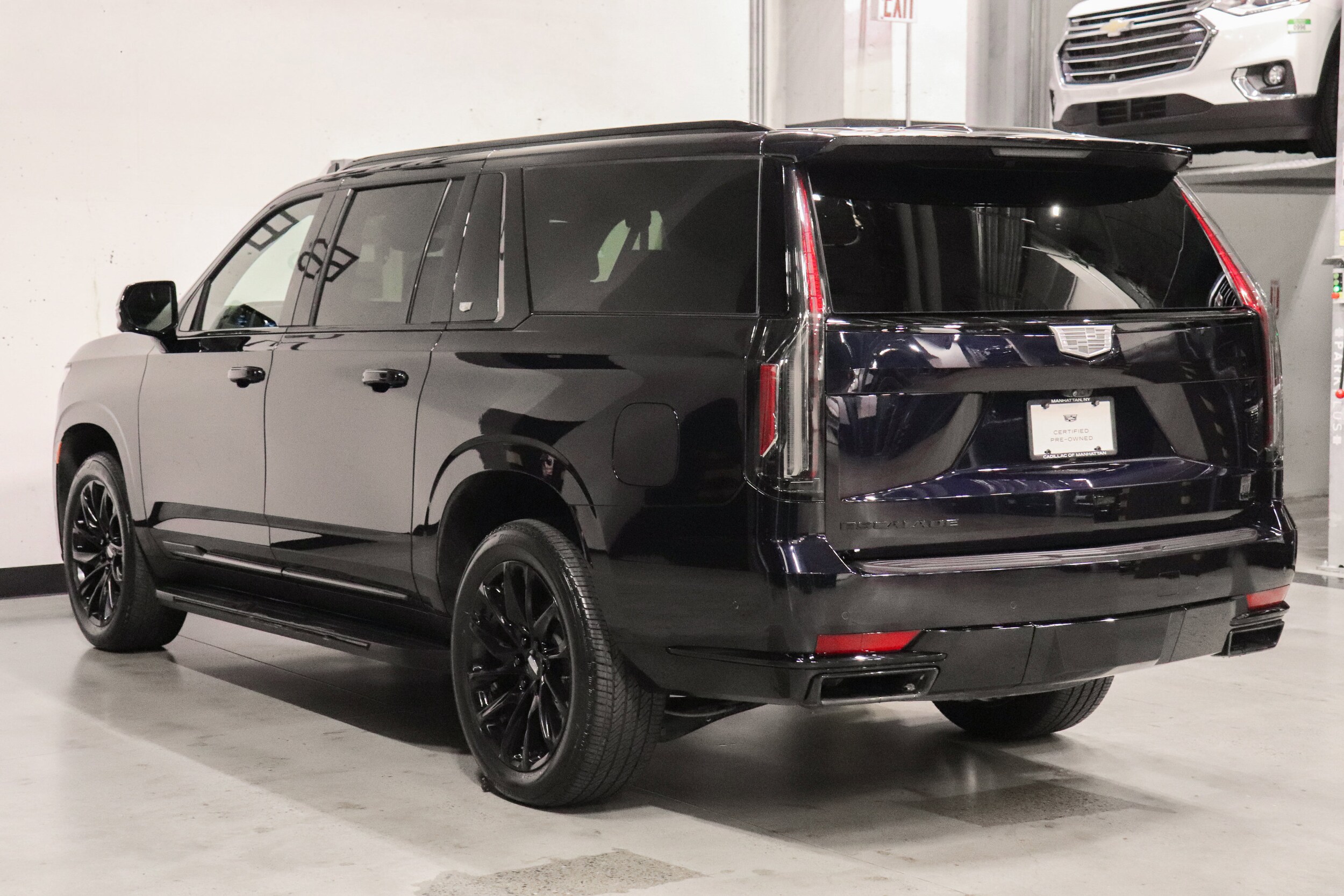 2023 Cadillac Escalade ESV 3