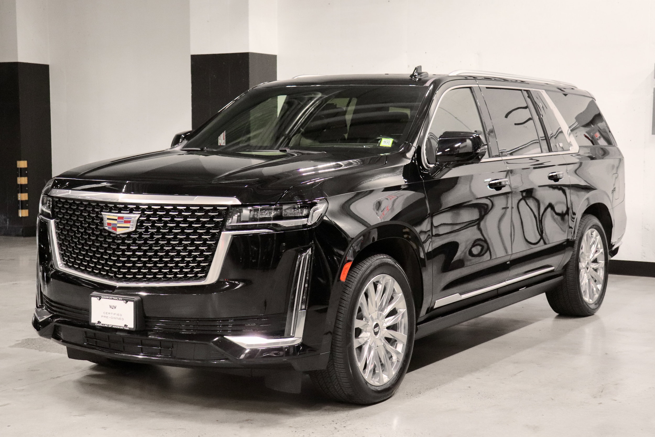 2023 Cadillac Escalade ESV 4WD Premium Luxury's photo