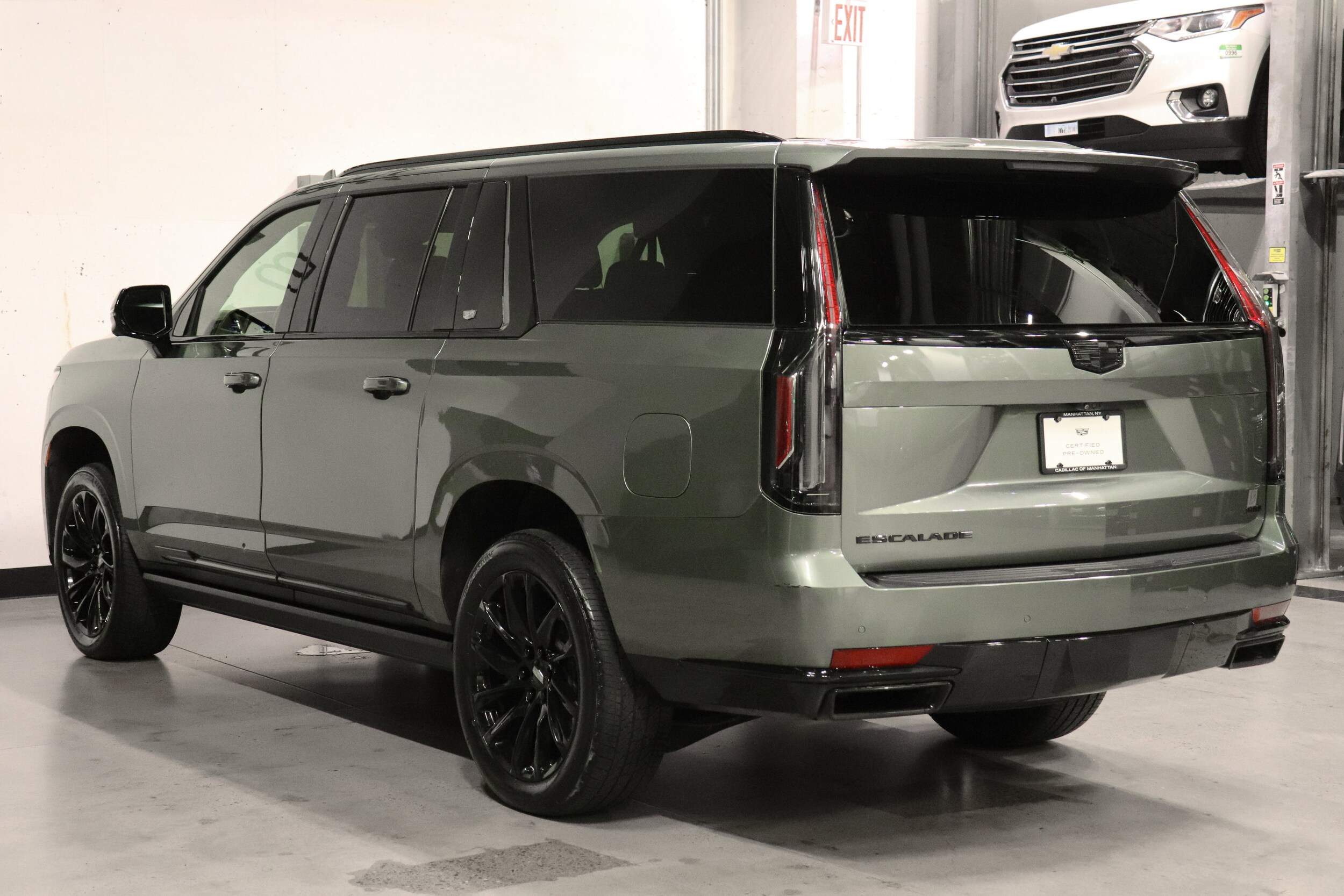 2023 Cadillac Escalade ESV 3