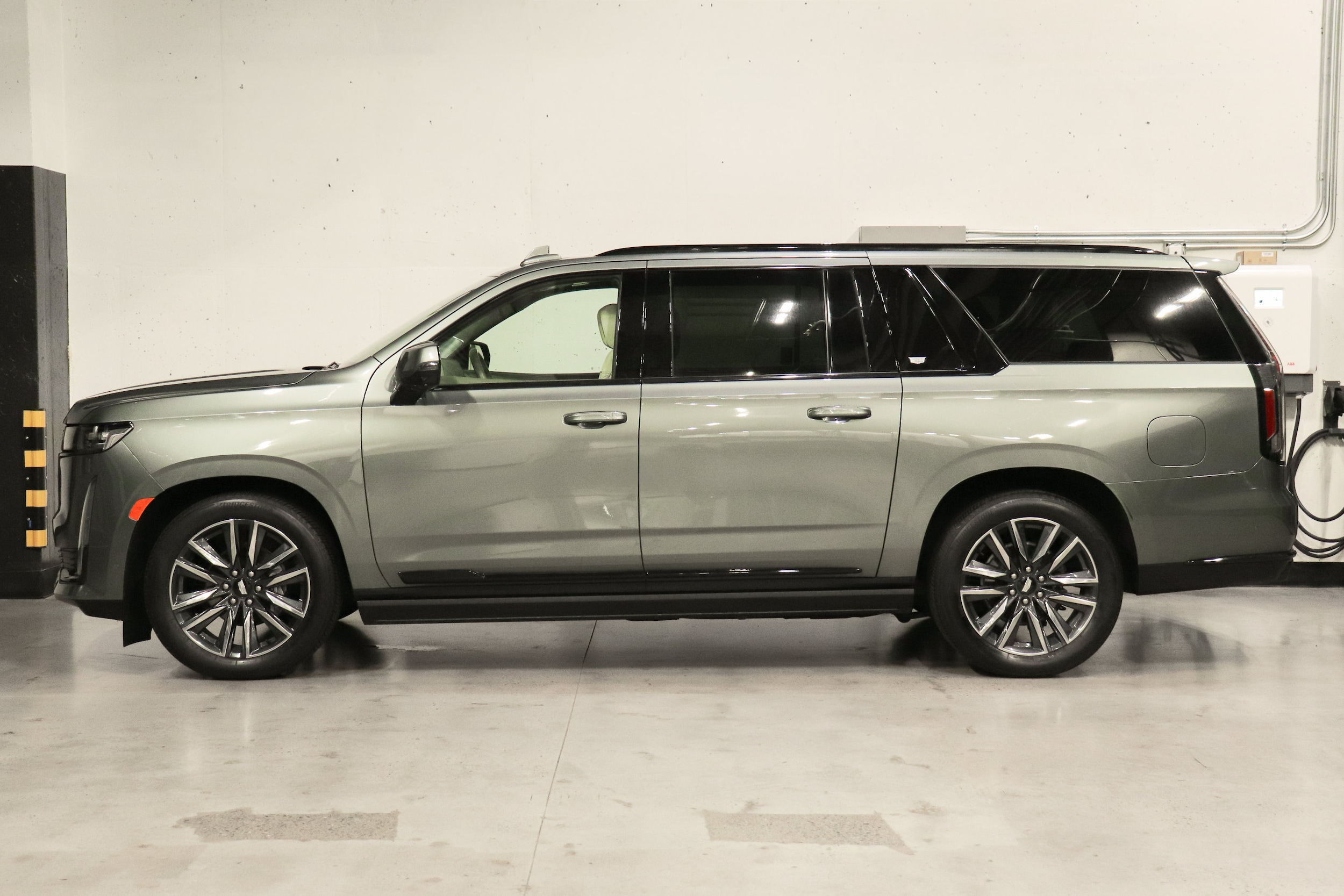 2023 Cadillac Escalade ESV 2