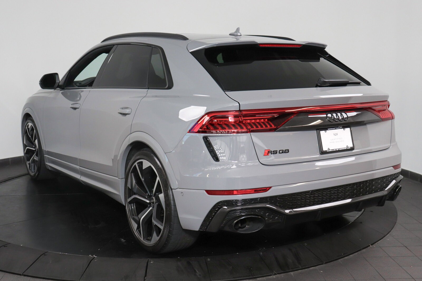 2024 Audi RS Q8 photo 2