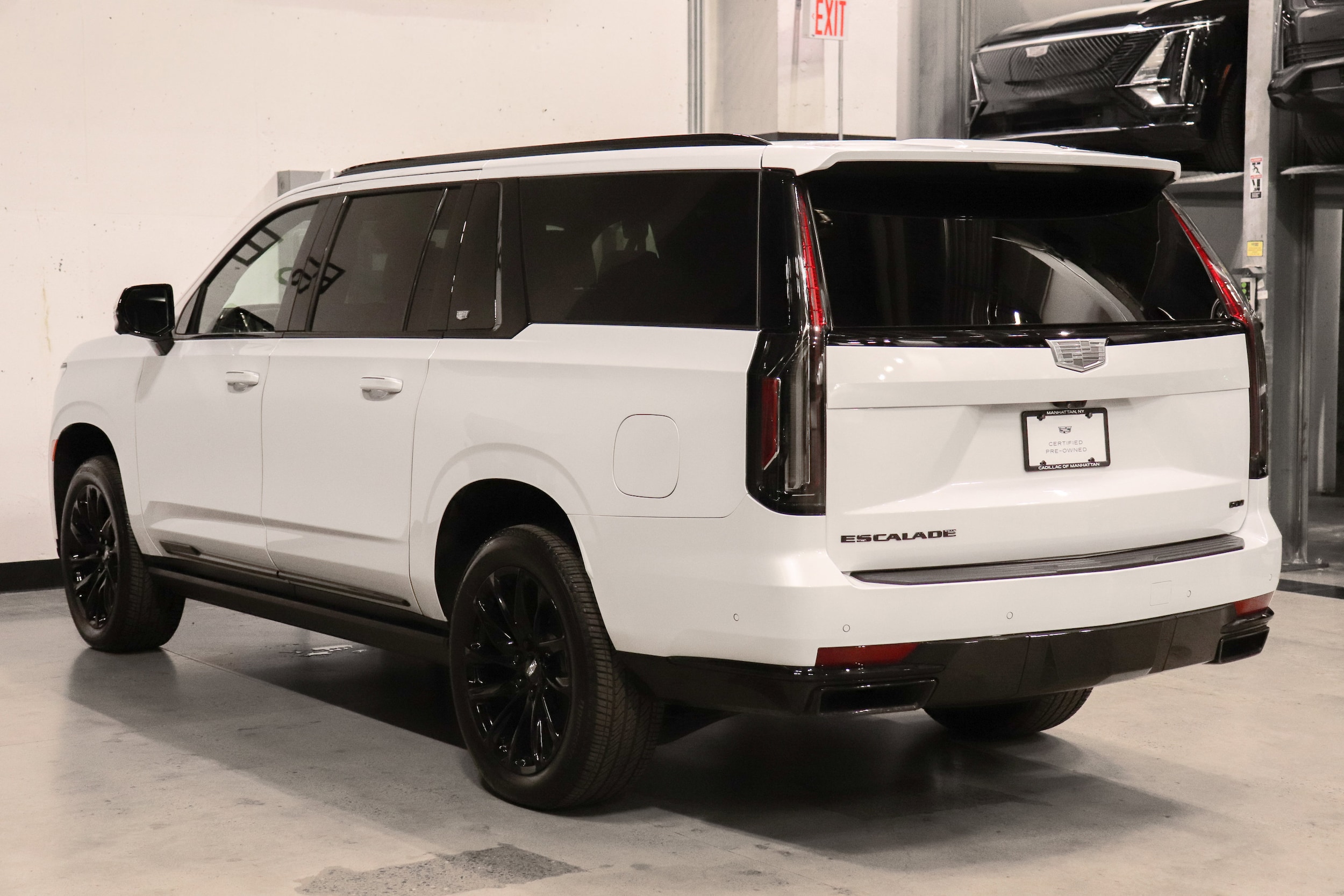 2023 Cadillac Escalade ESV 3