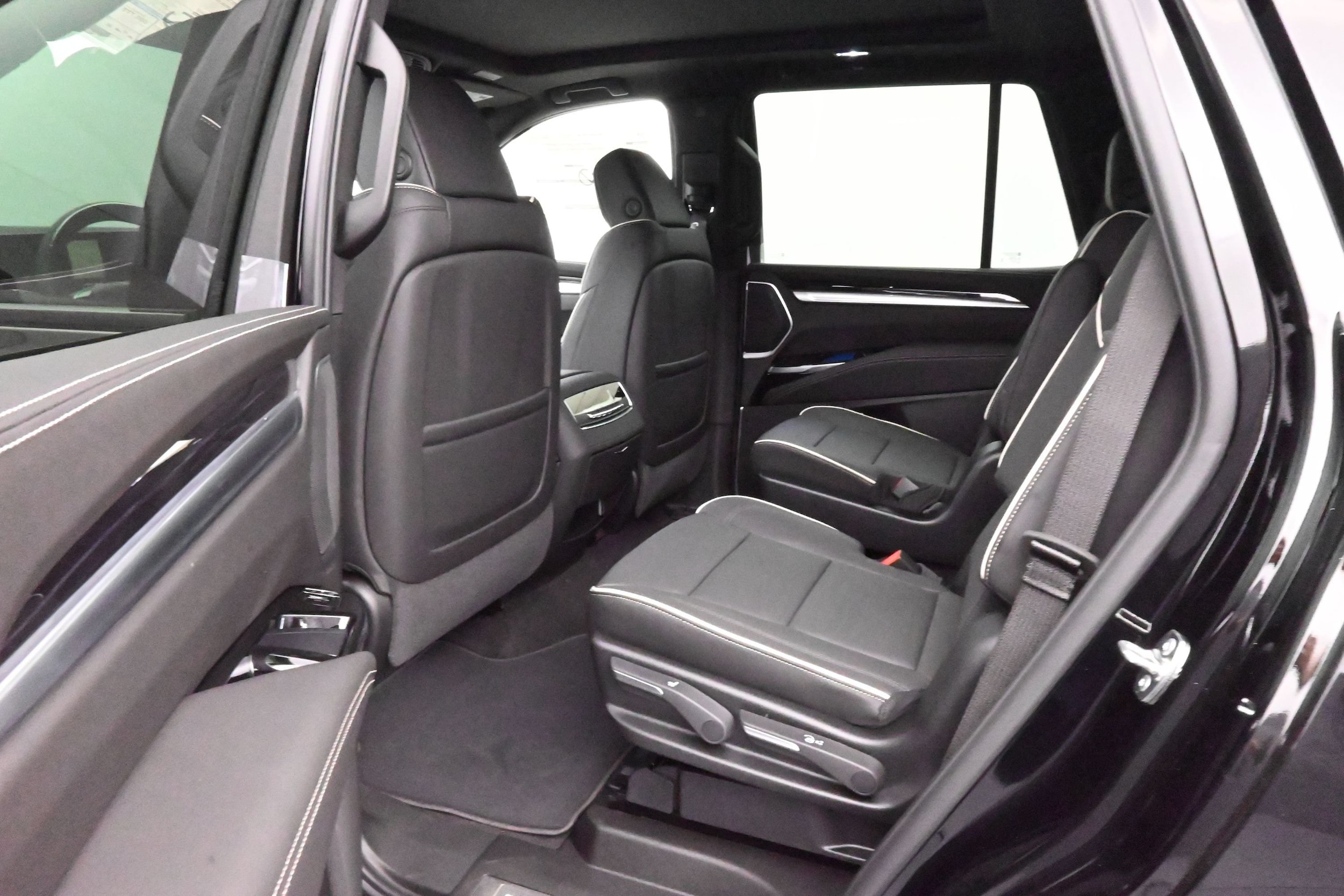 2026 Cadillac Escalade Sport - Photo 10