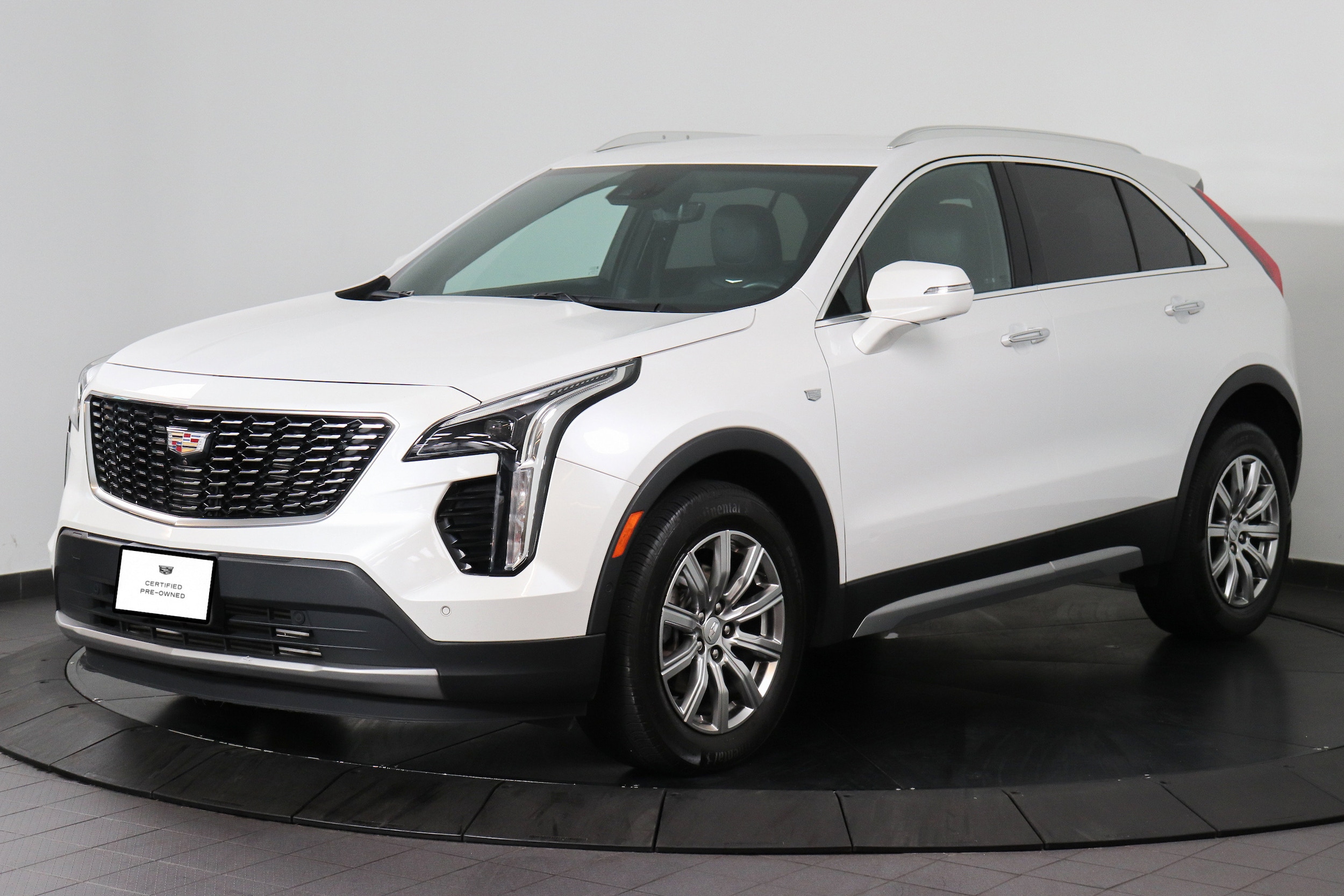 2022 Cadillac XT4 Premium Luxury