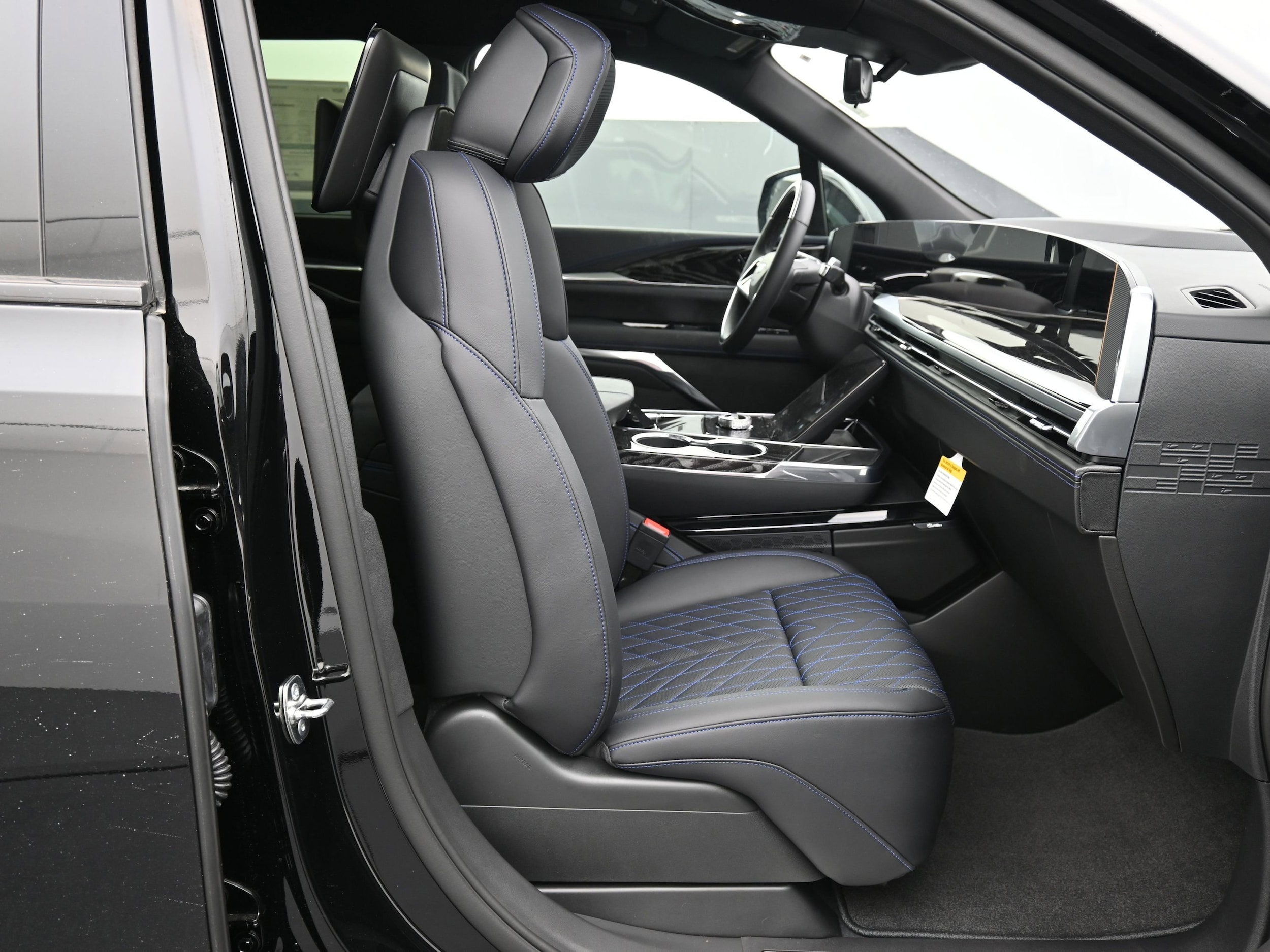 2026 Cadillac Escalade IQL Luxury - Photo 13