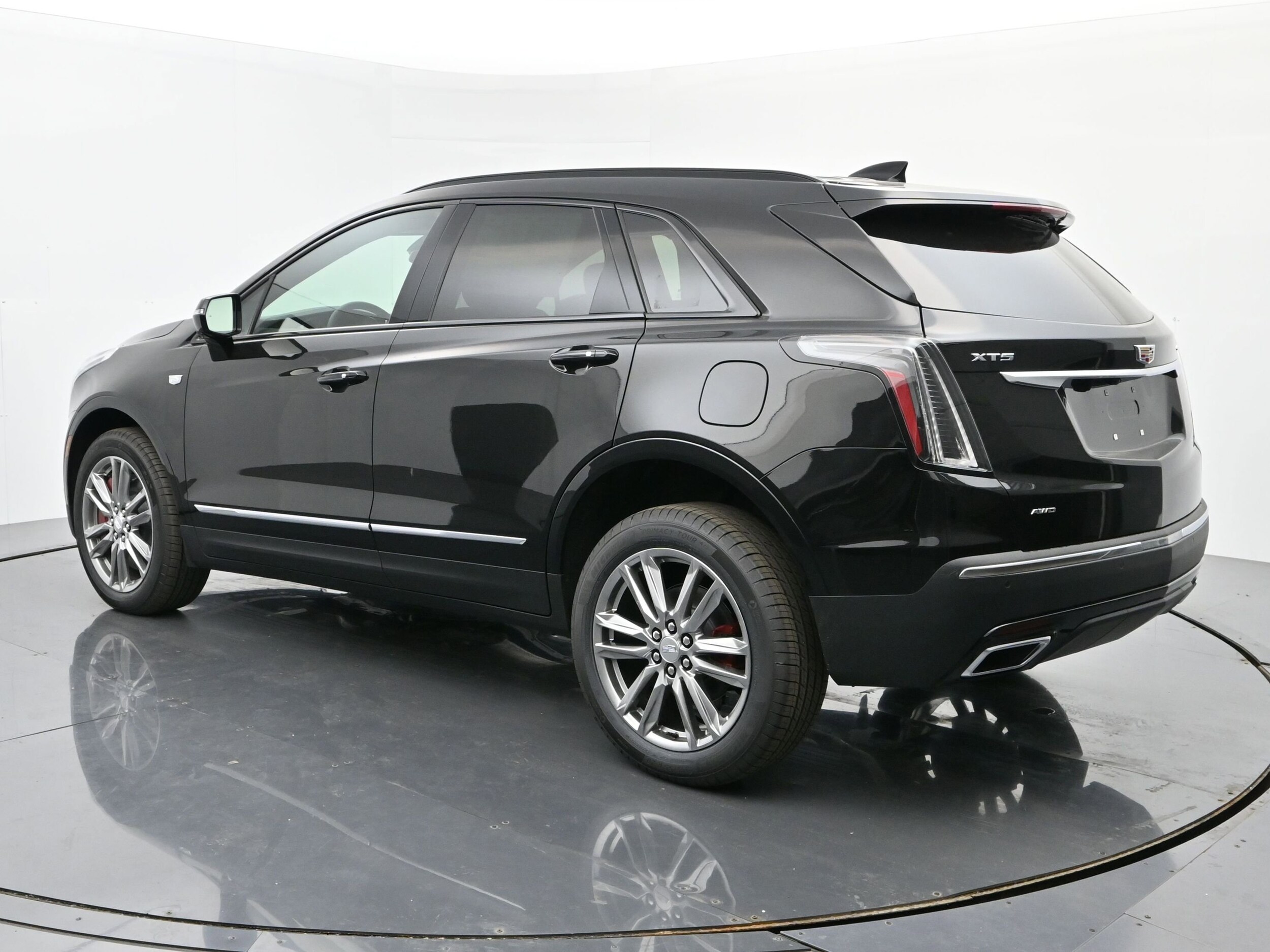 2025 Cadillac XT5 Sport photo 3