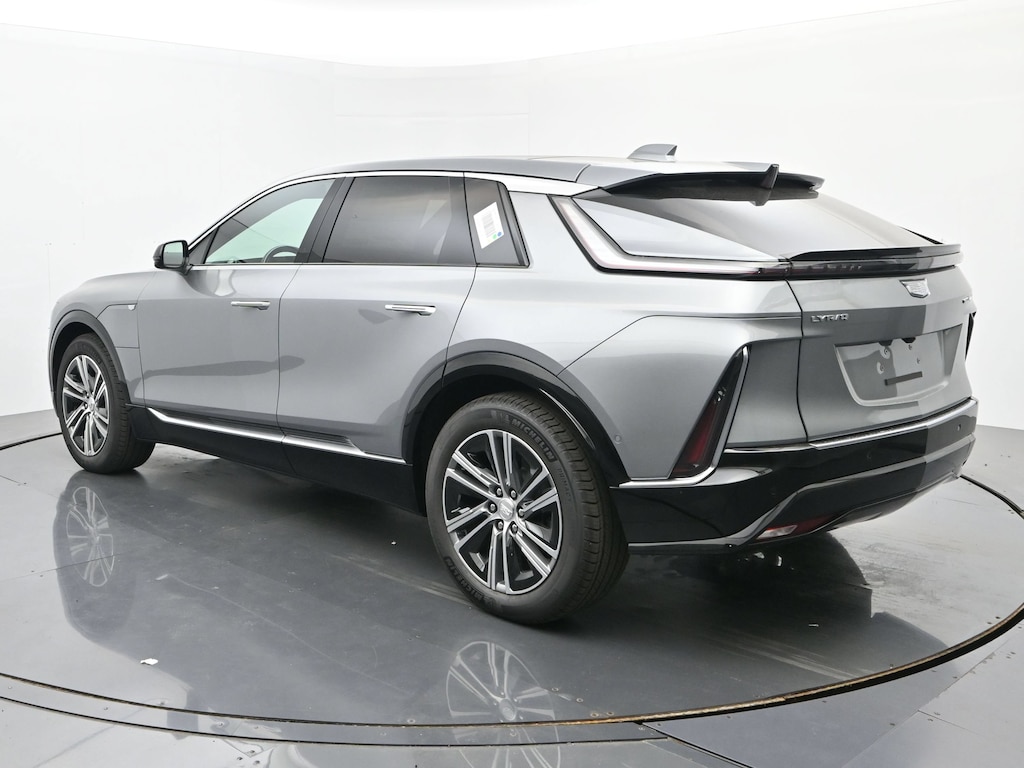 New 2026 CADILLAC LYRIQ Luxury SUV