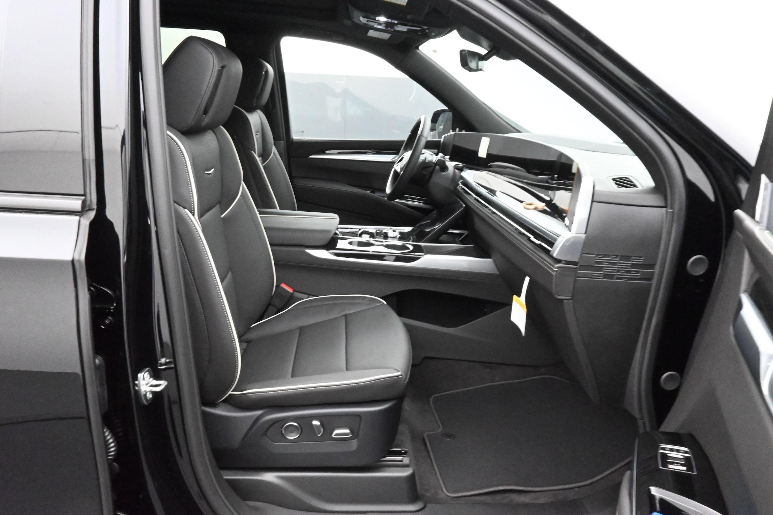 2026 Cadillac Escalade Sport - Photo 13