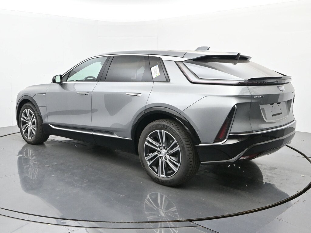 New 2026 CADILLAC LYRIQ Luxury SUV