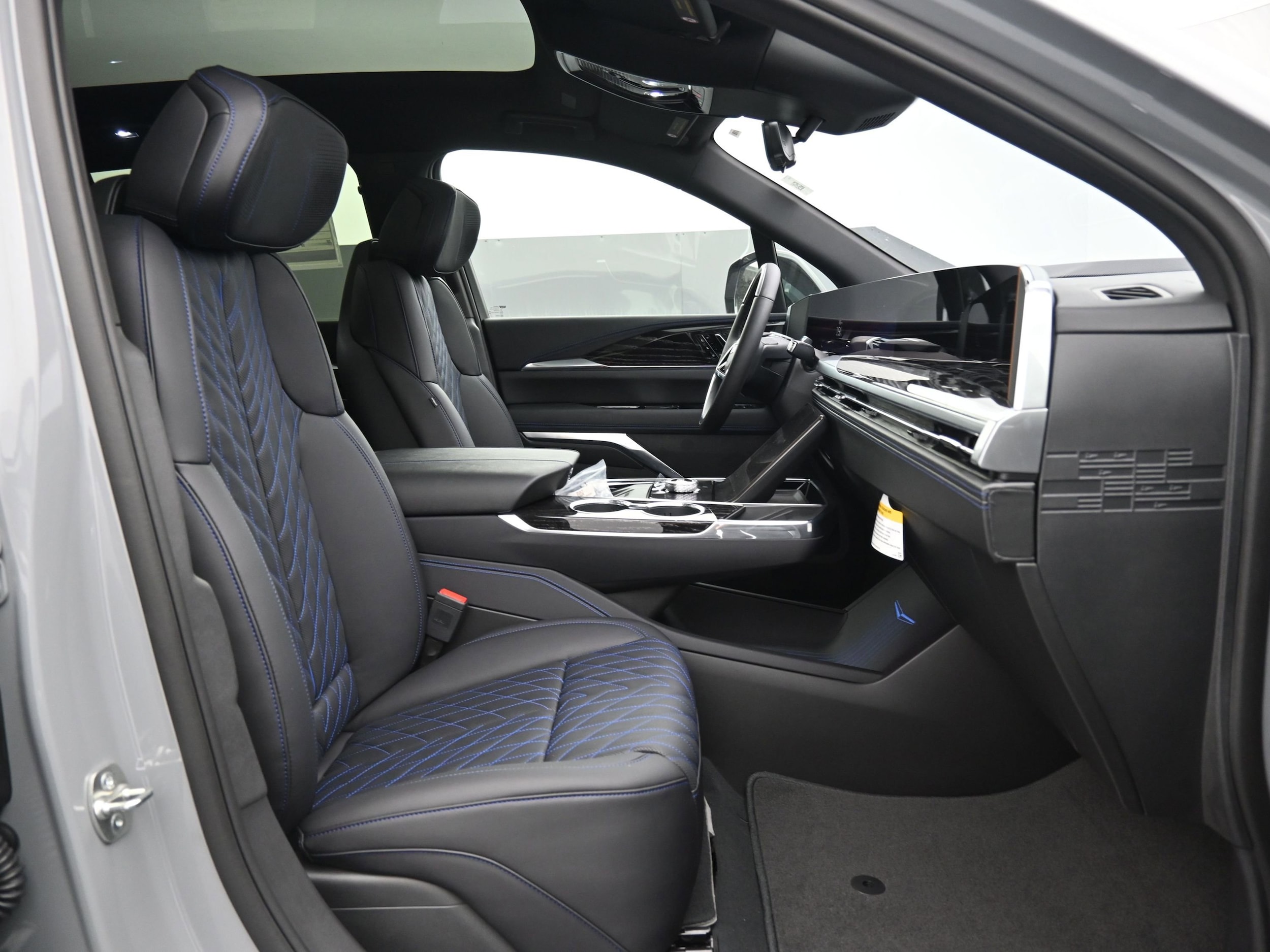 2026 Cadillac Escalade IQ Sport - Photo 13