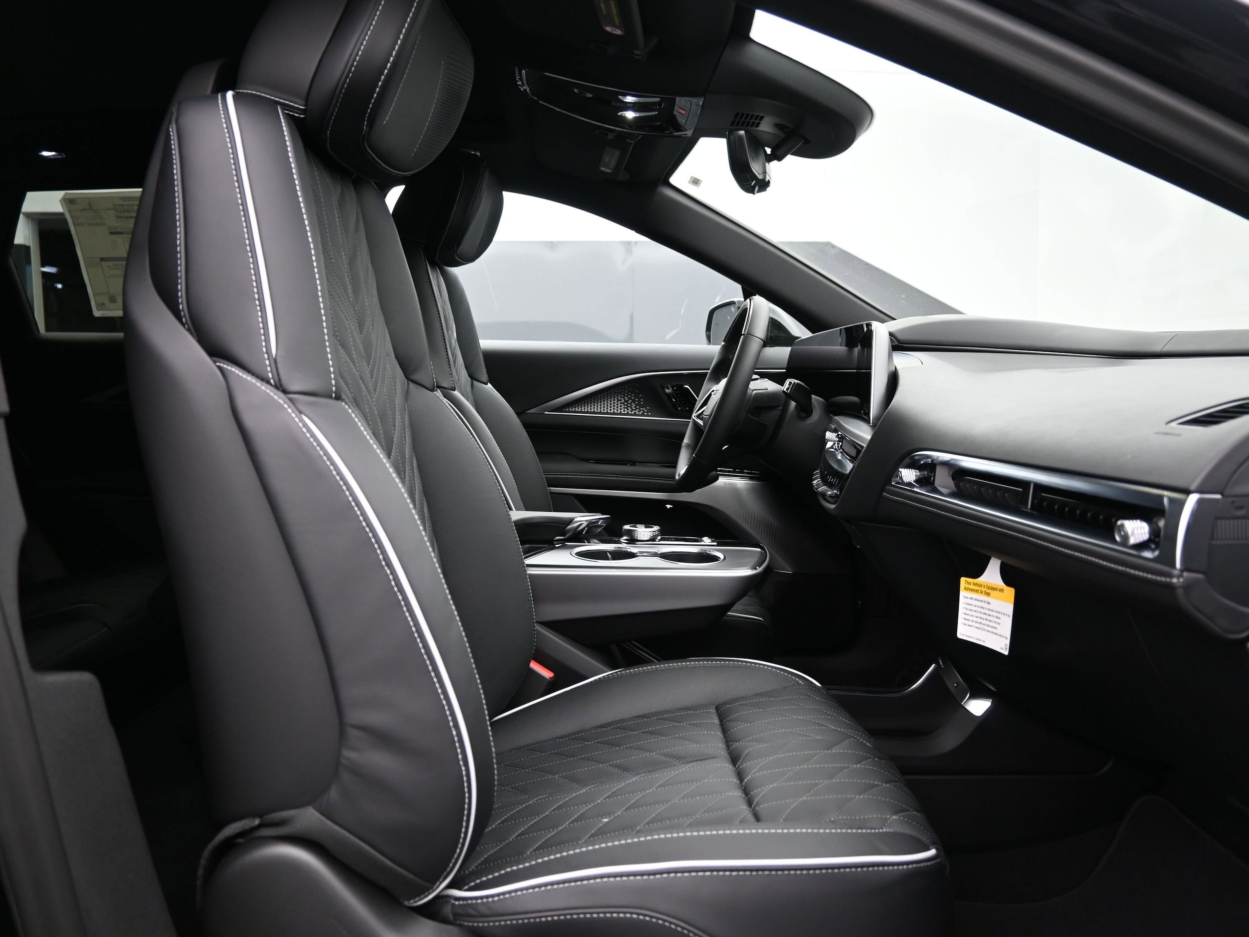 2026 Cadillac LYRIQ V Premium - Photo 13